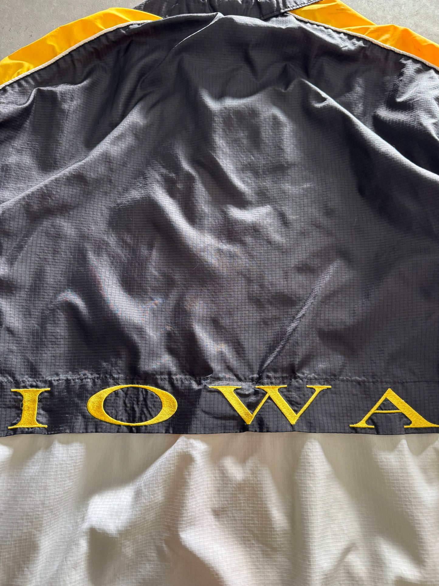 Vintage Iowa Hawkeyes Starter Windbreaker - L