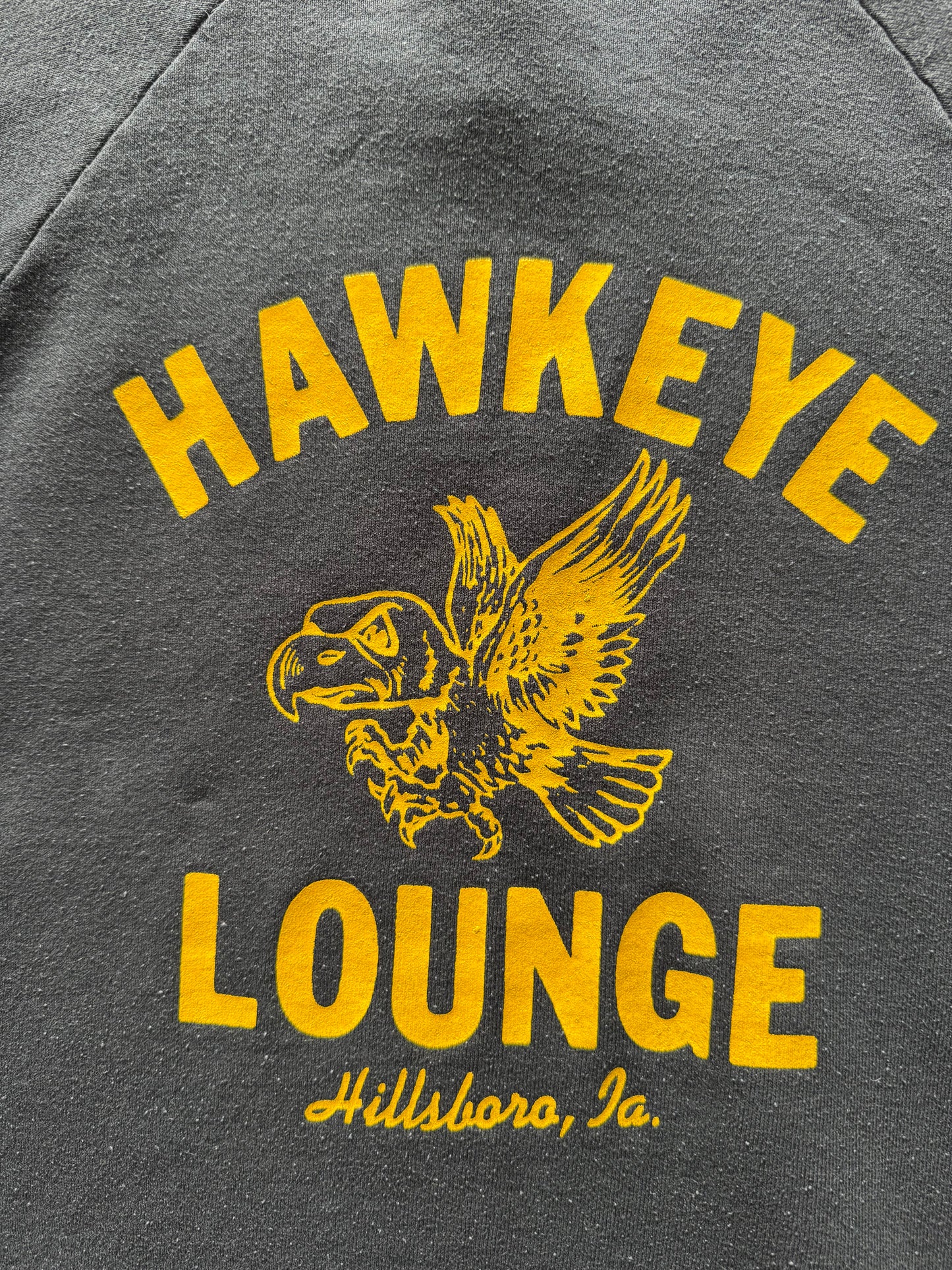 Vintage 1980s Iowa Hawks Sweatshirt - L