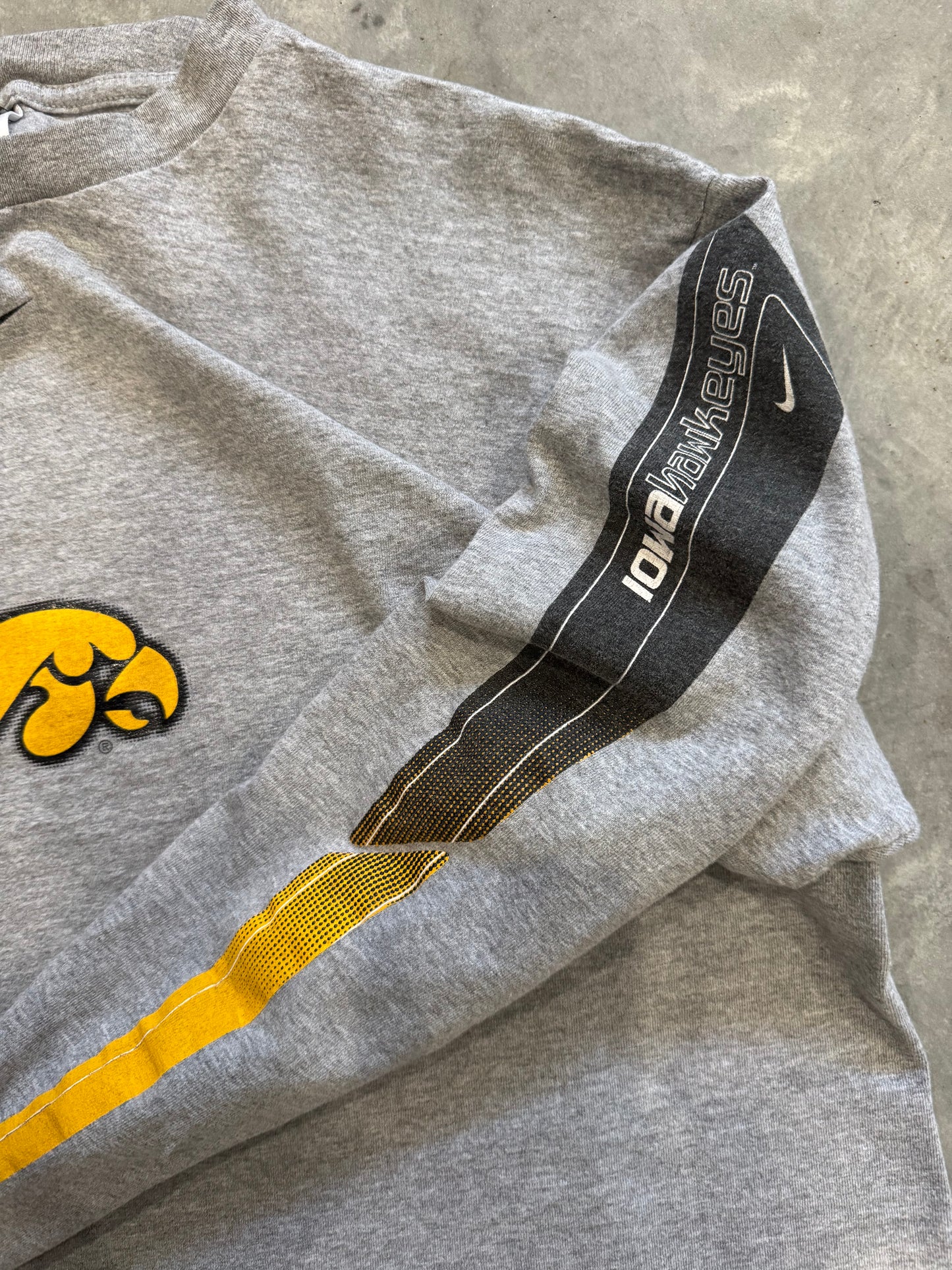 Vintage 90s Nike Iowa Hawkeyes Long Sleeve - M