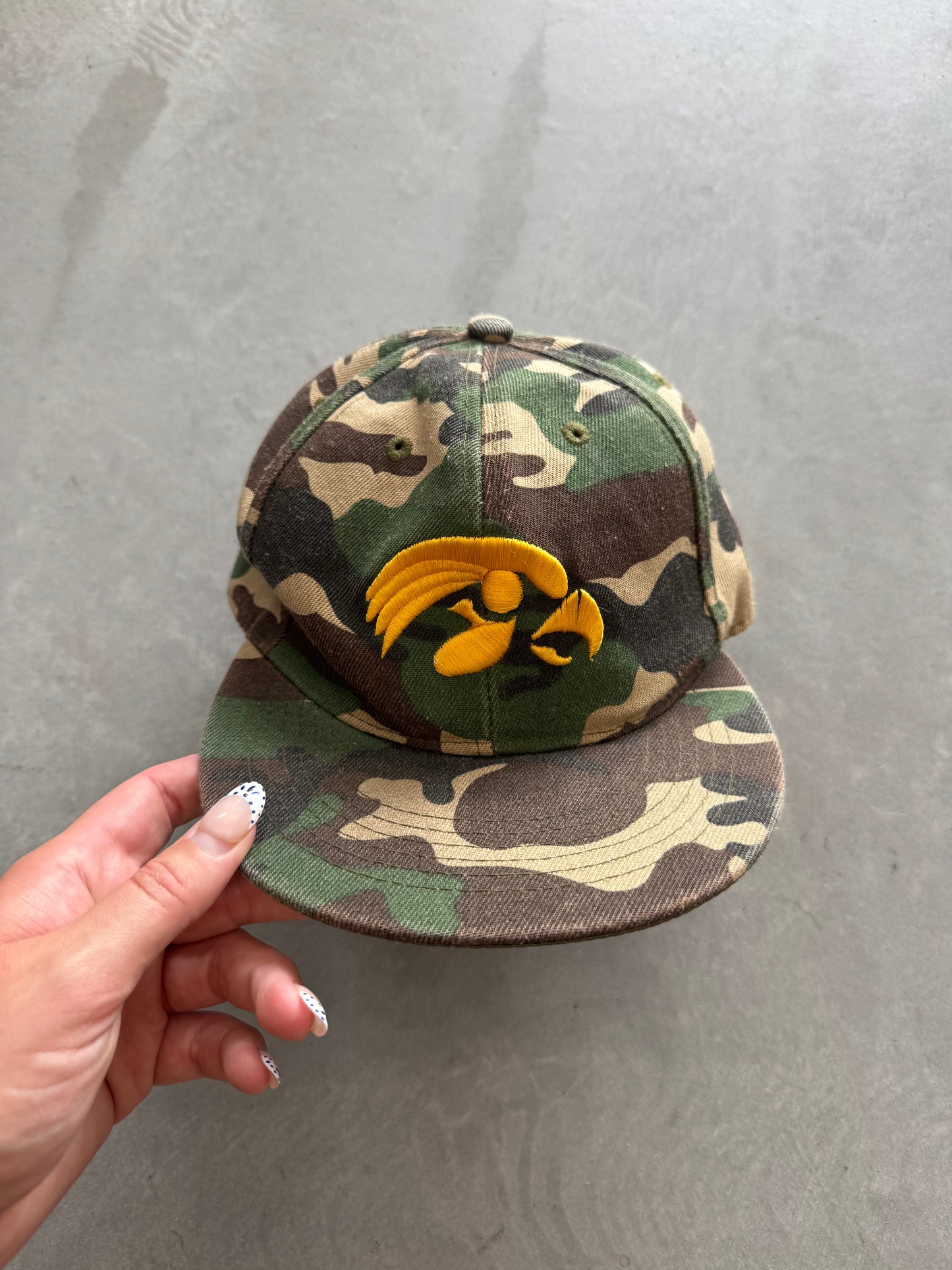 vintage iowa hawkeyes snapback hat