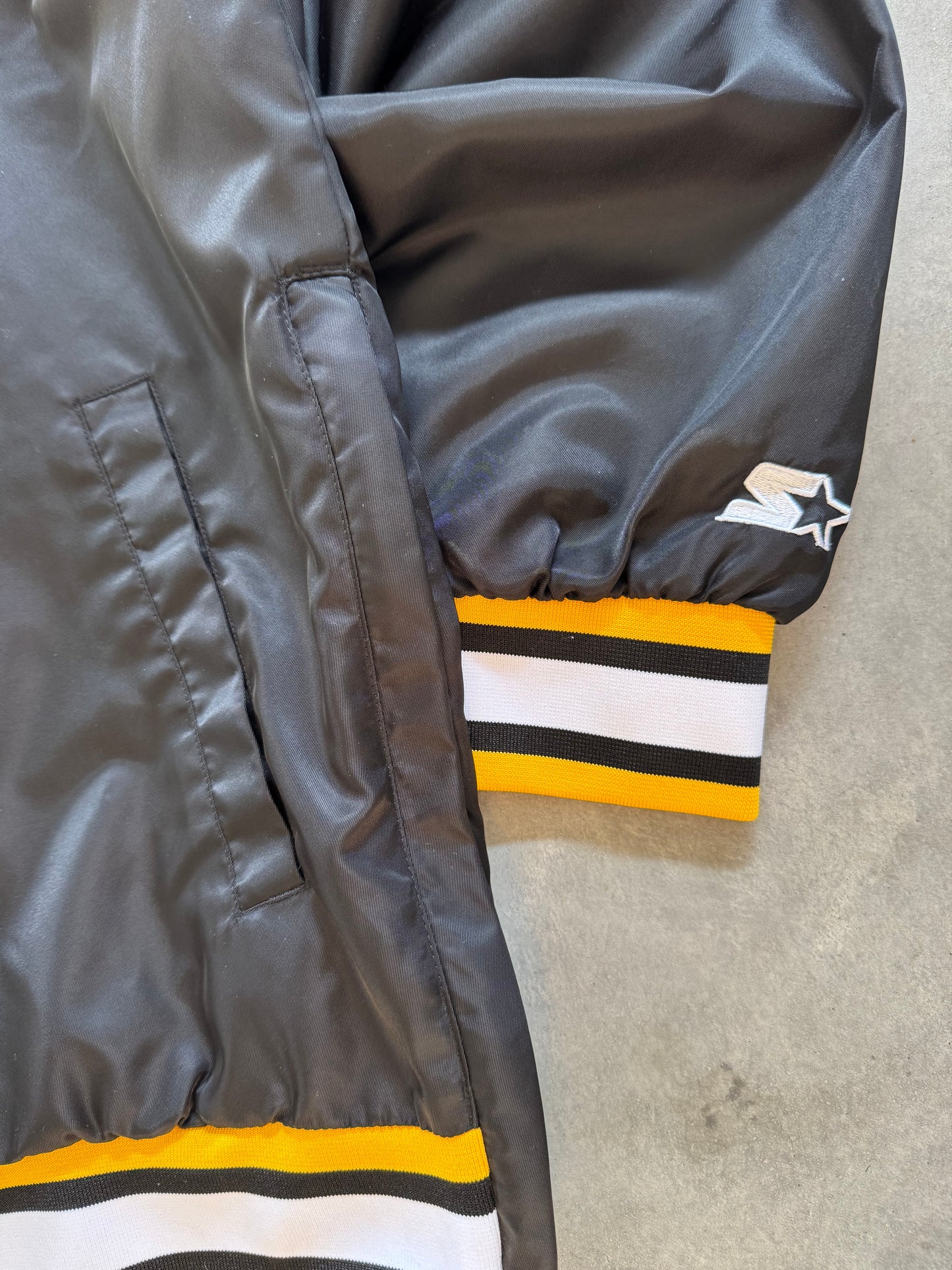 Vintage Iowa Hawkeyes Starter Windbreaker - L