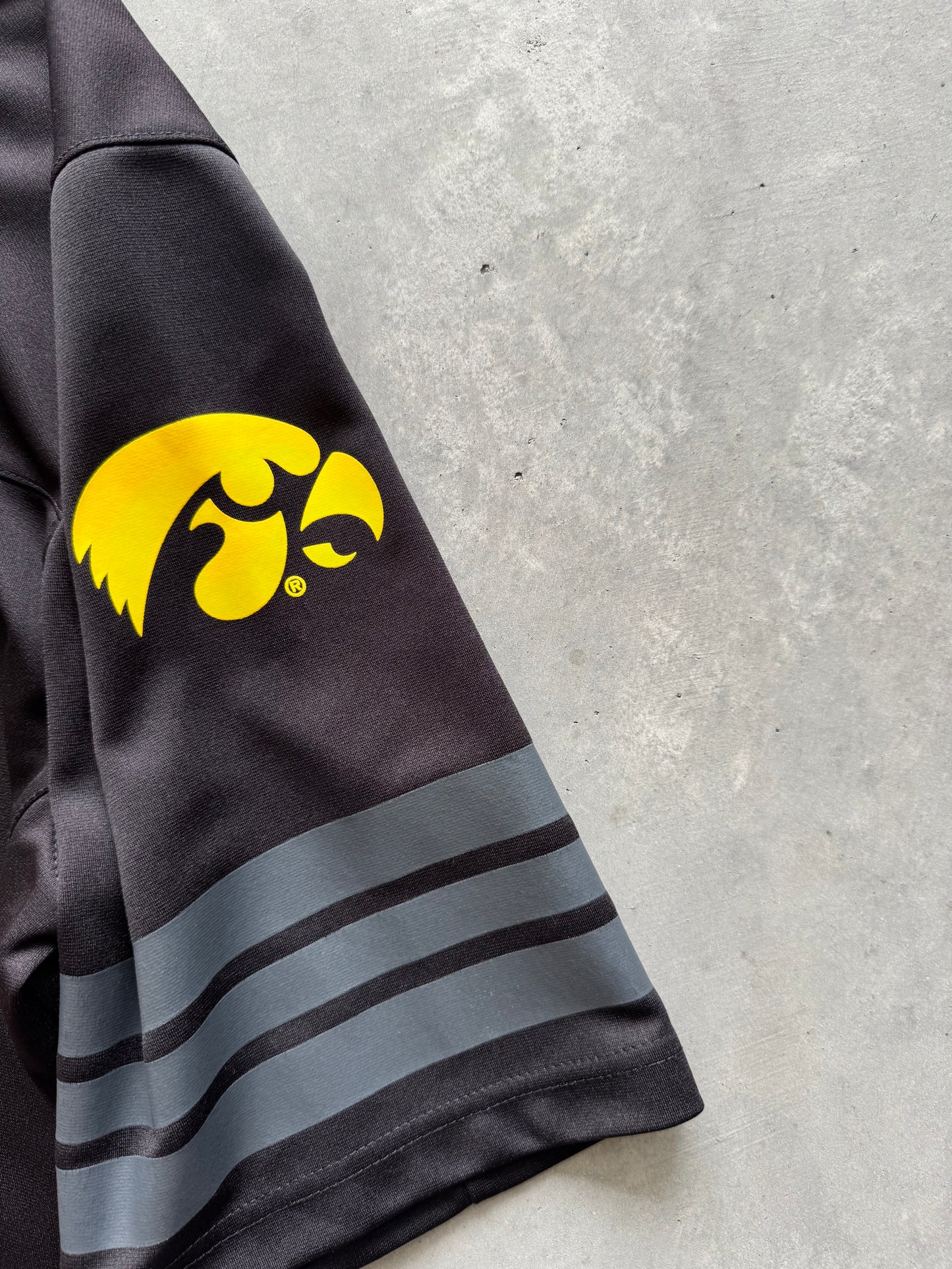 Iowa Hawkeyes Blackout Jersey - M