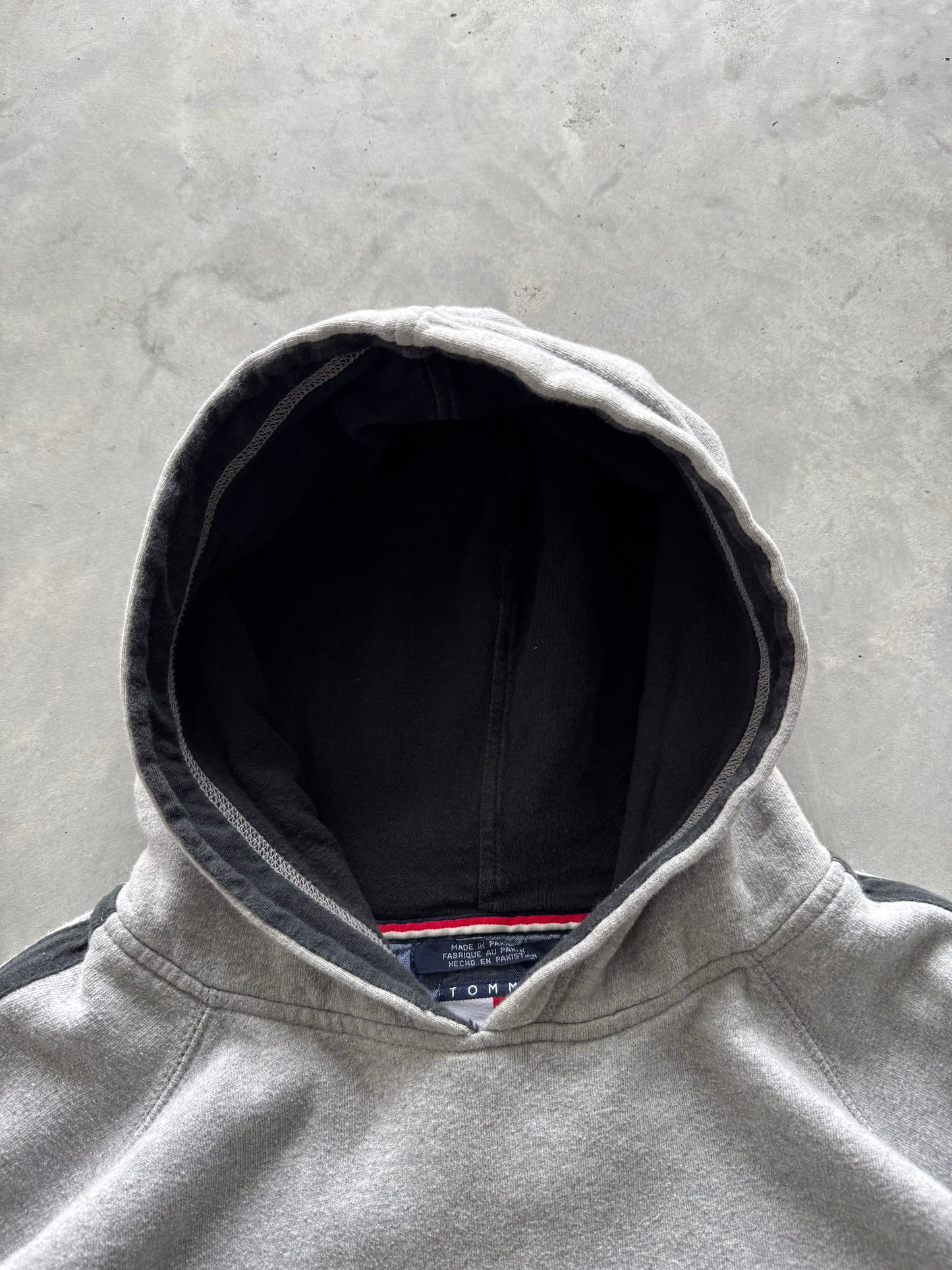 Vintage Tommy Hilfiger Hoodie - L