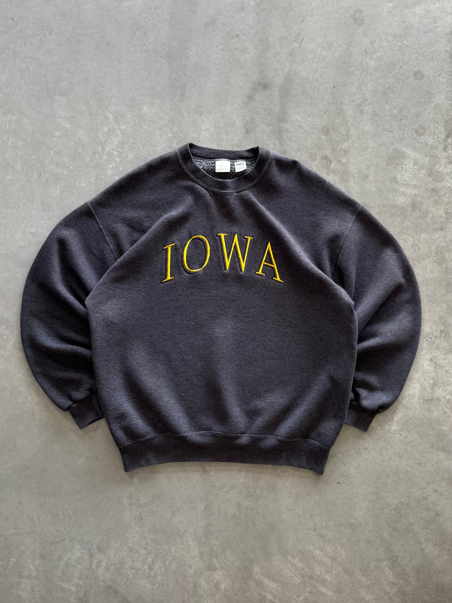 Vintage Iowa Hawkeyes Sweatshirt - XL