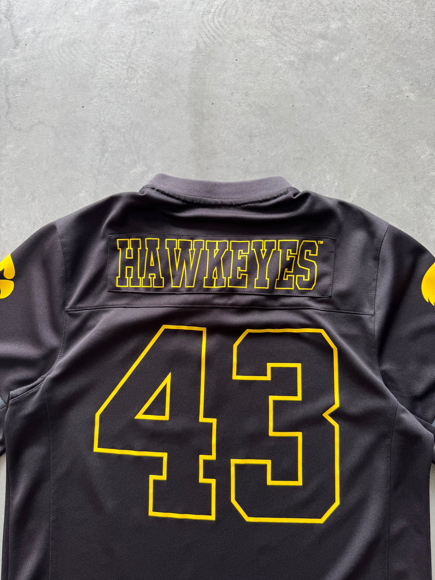 Iowa Hawkeyes Blackout Jersey - M