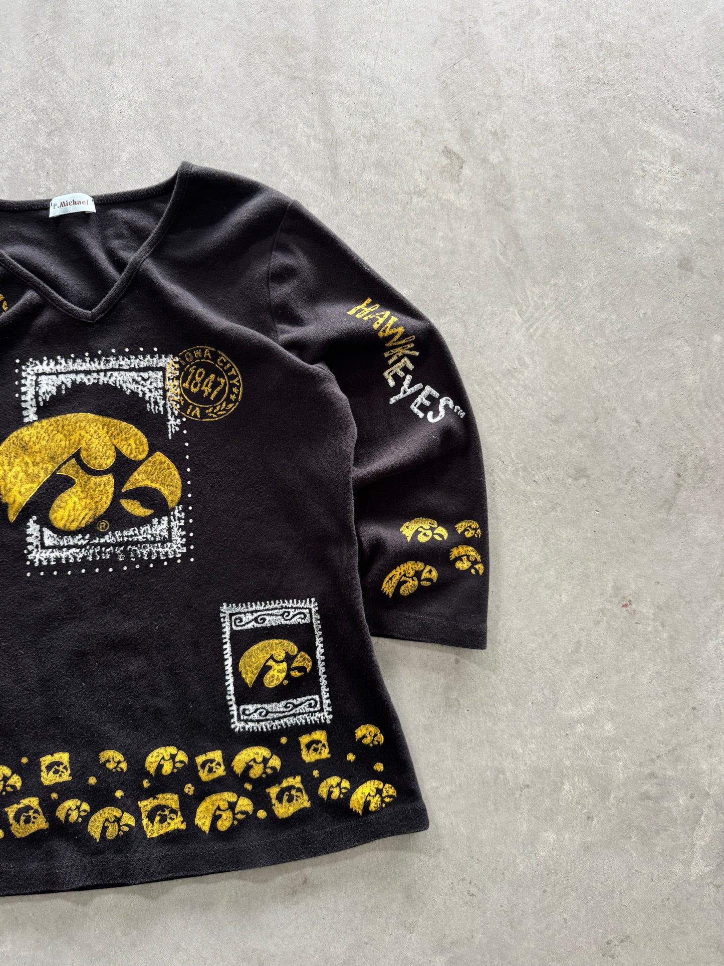 Vintage Y2K Iowa Hawkeyes 3/4 Sleeve Women’s Tee - XL