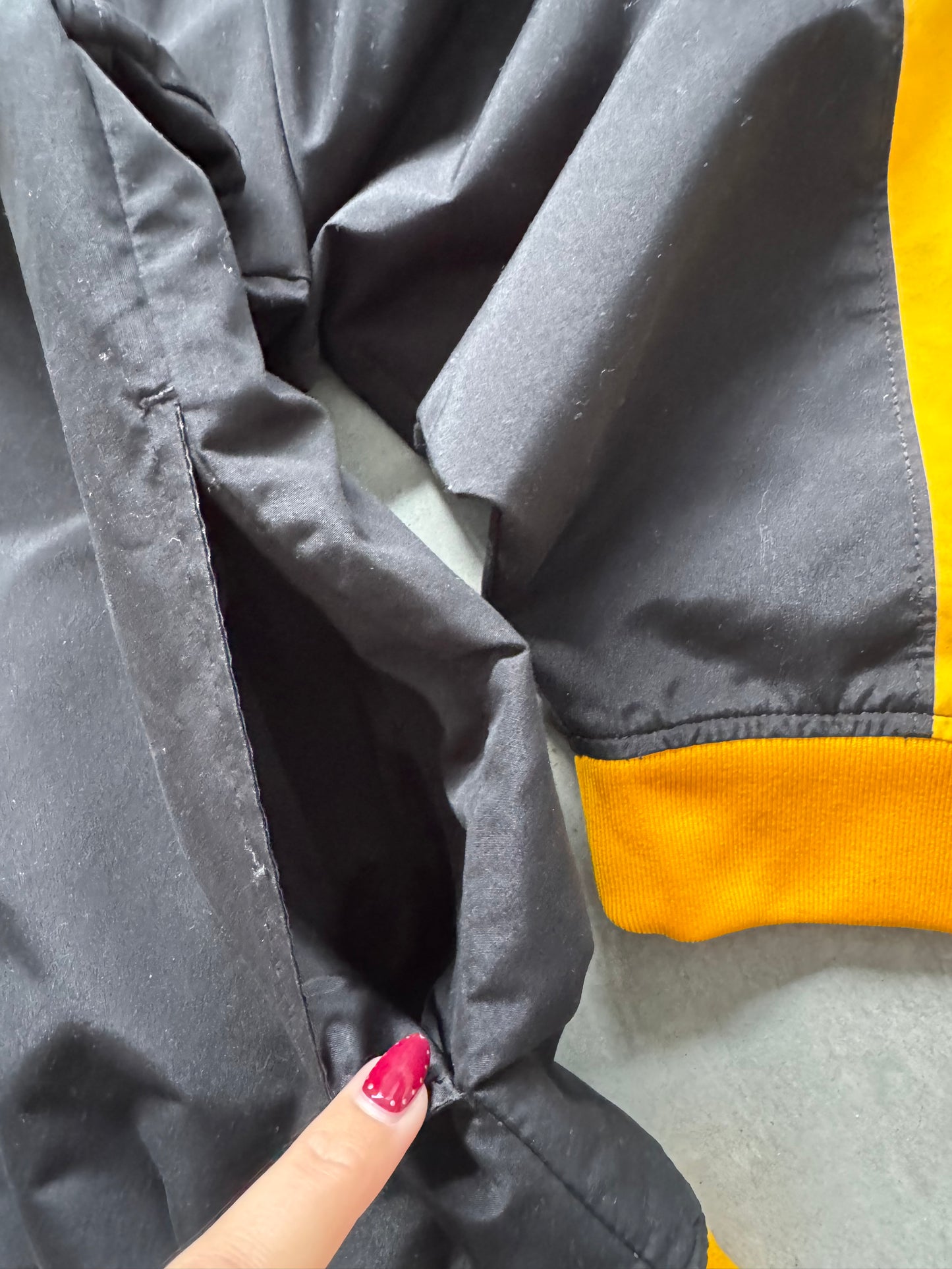 Vintage Iowa Hawkeyes Windbreaker - XL