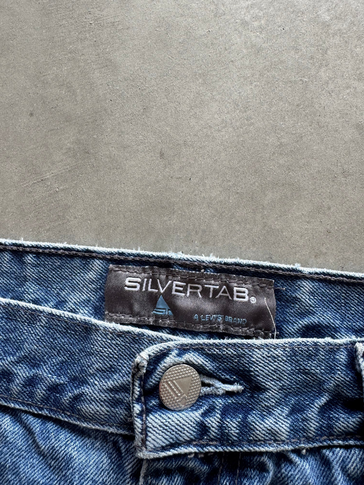 Vintage Levi’s Silver Tab Jeans - 34x32