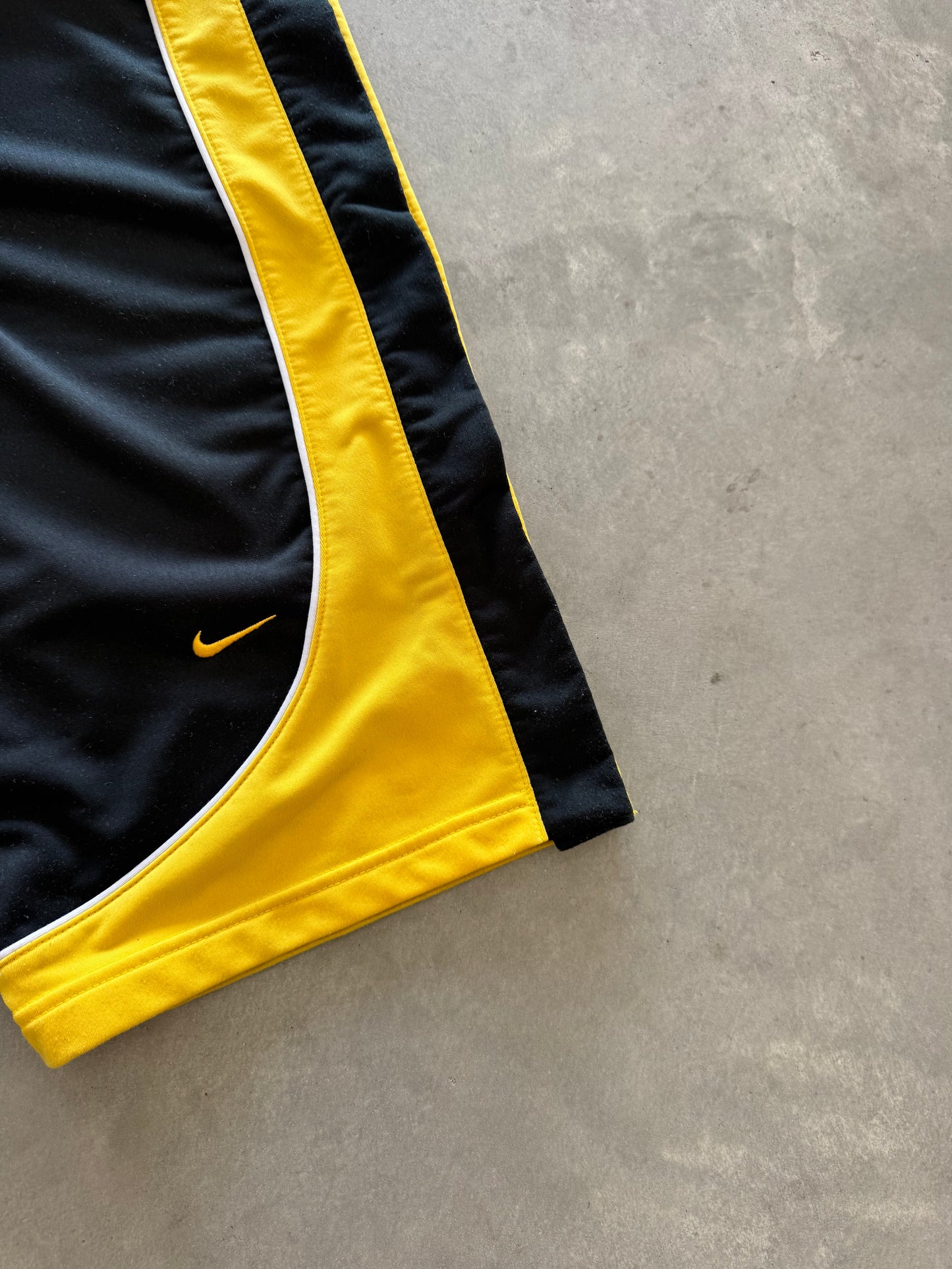 Vintage 90s Nike Iowa Hawkeyes Tear Away Sweatpants -