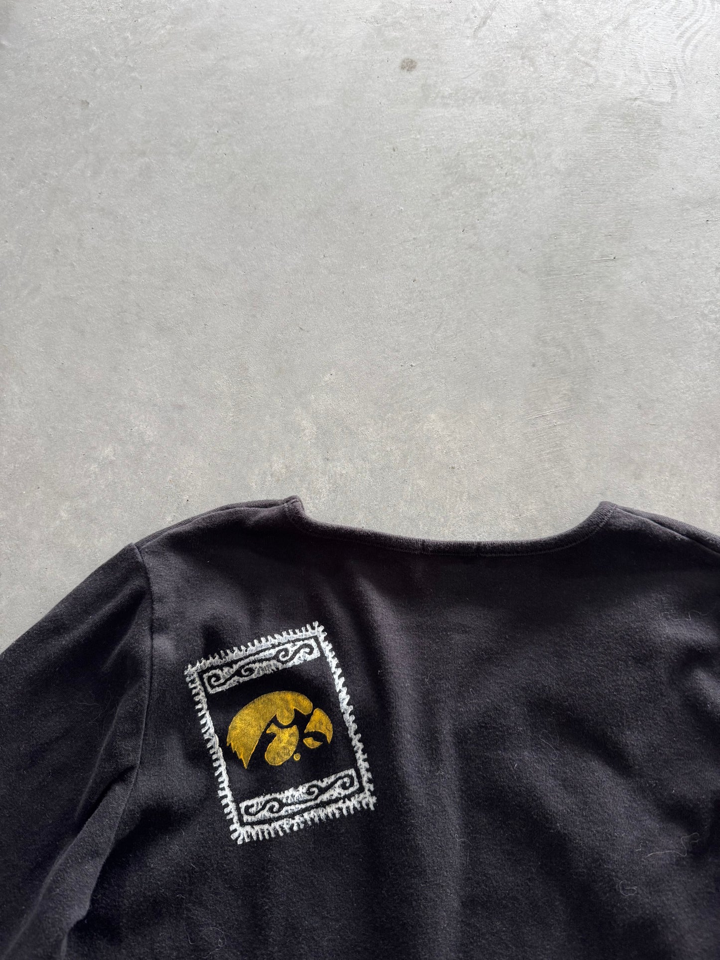 Vintage Y2K Iowa Hawkeyes 3/4 Sleeve Women’s Tee - XL