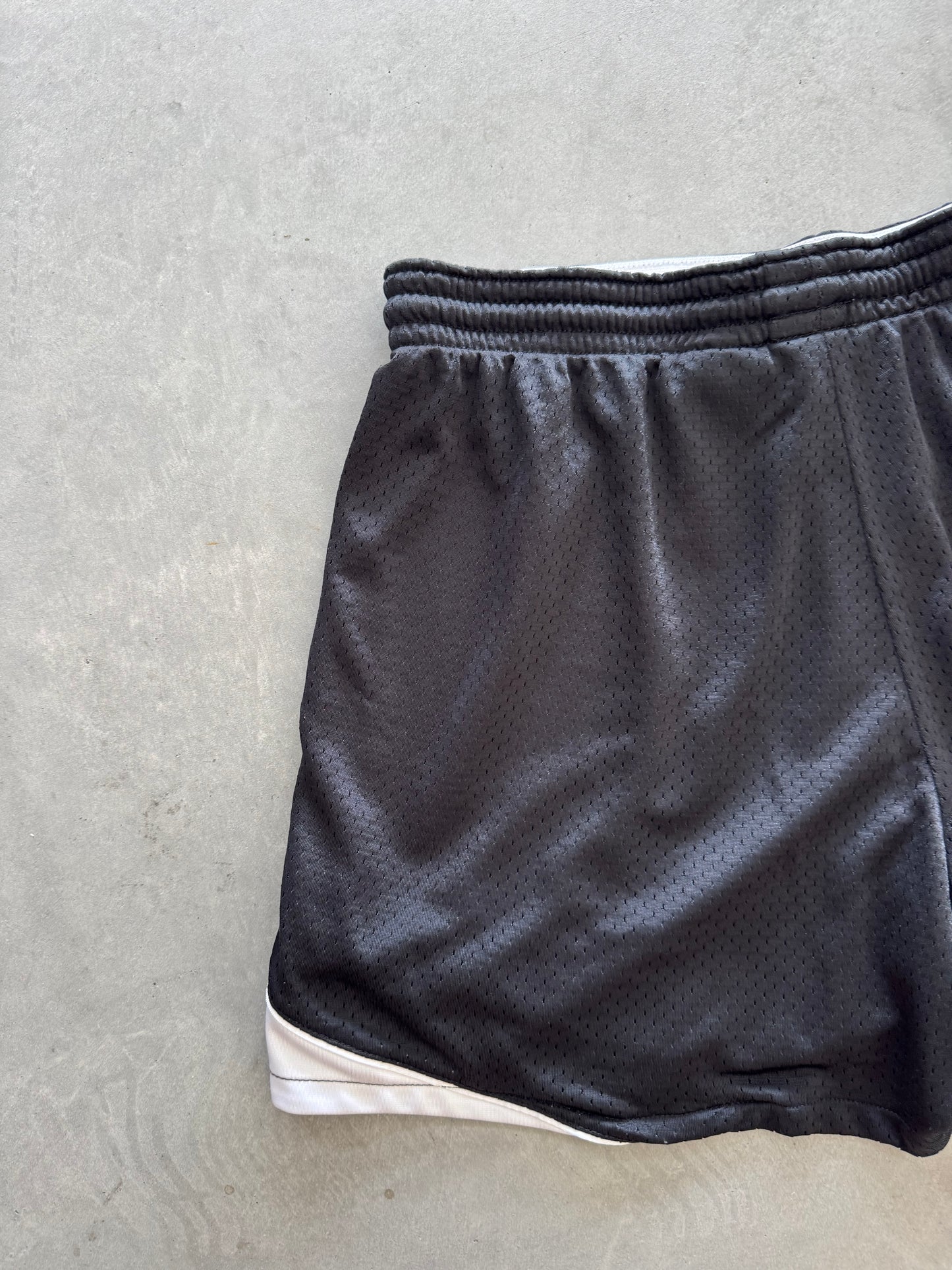 Vintage 00s Nike Track Shorts - M