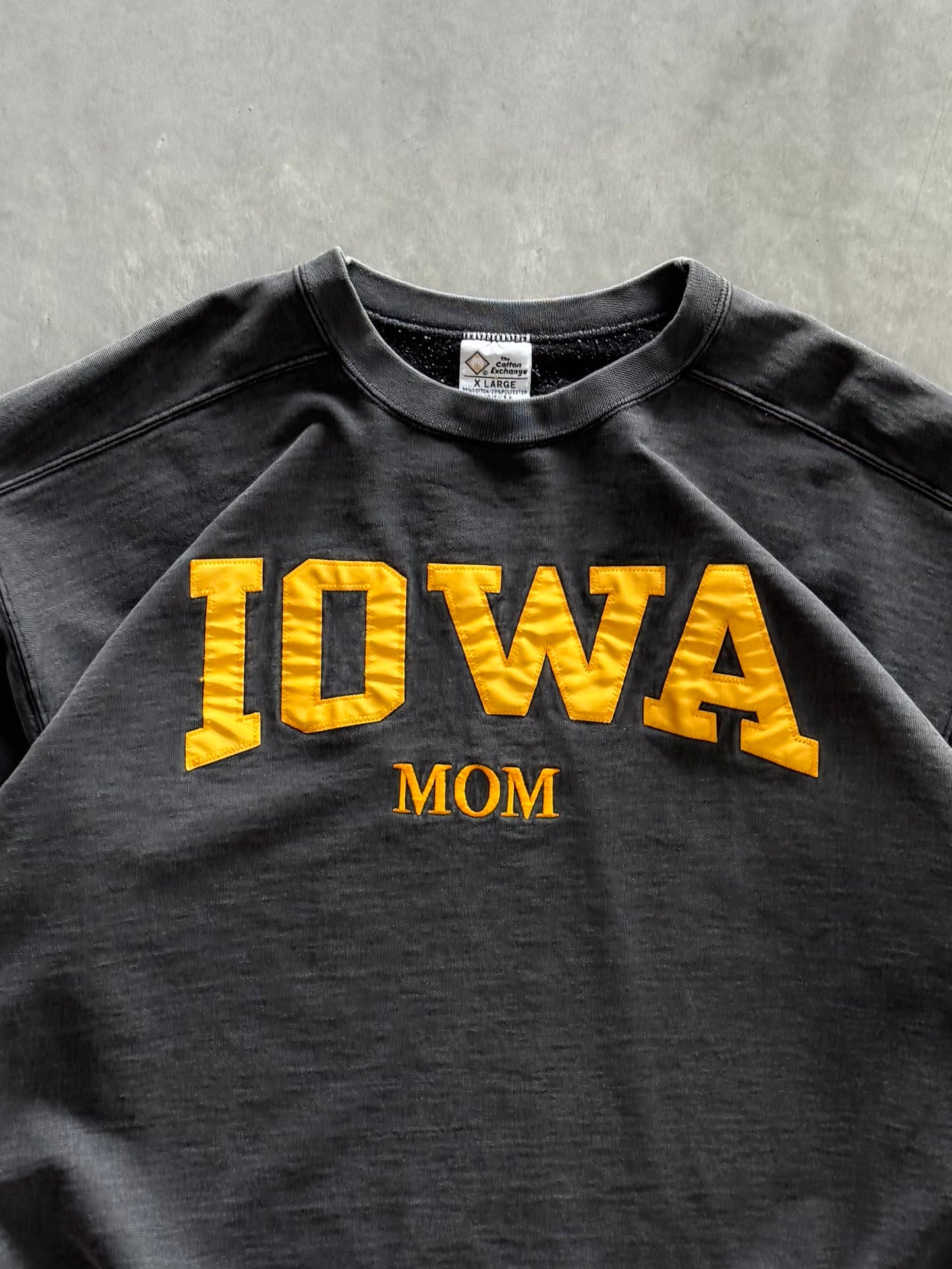 Vintage 90s Iowa Mom Sweatshirt - XL