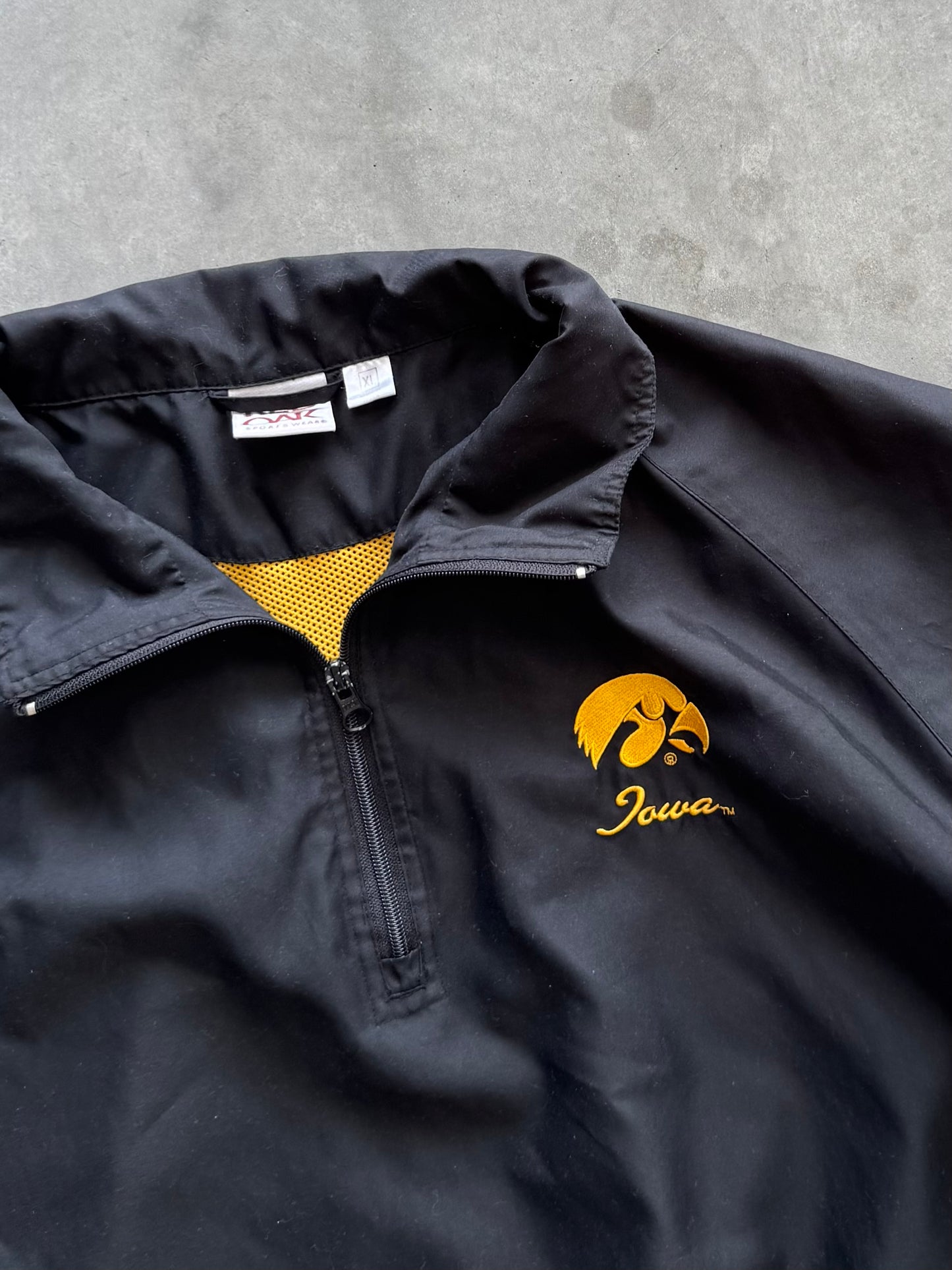 Vintage Iowa Hawkeyes Windbreaker - XL
