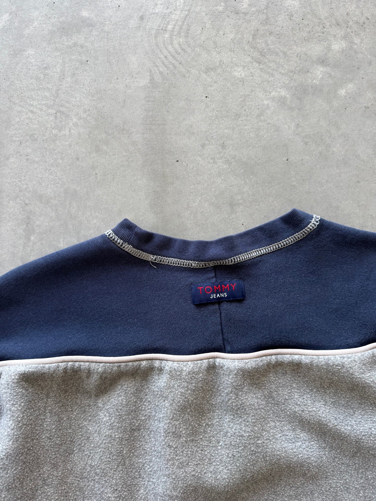 Vintage Tommy Hilfiger Sweatshirt - XL