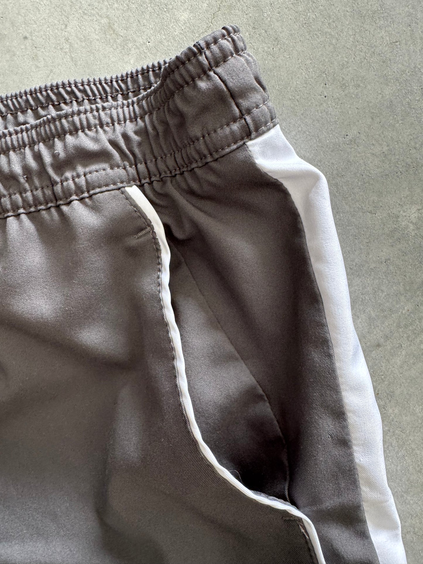 Vintage 00s Nike Track Shorts - S