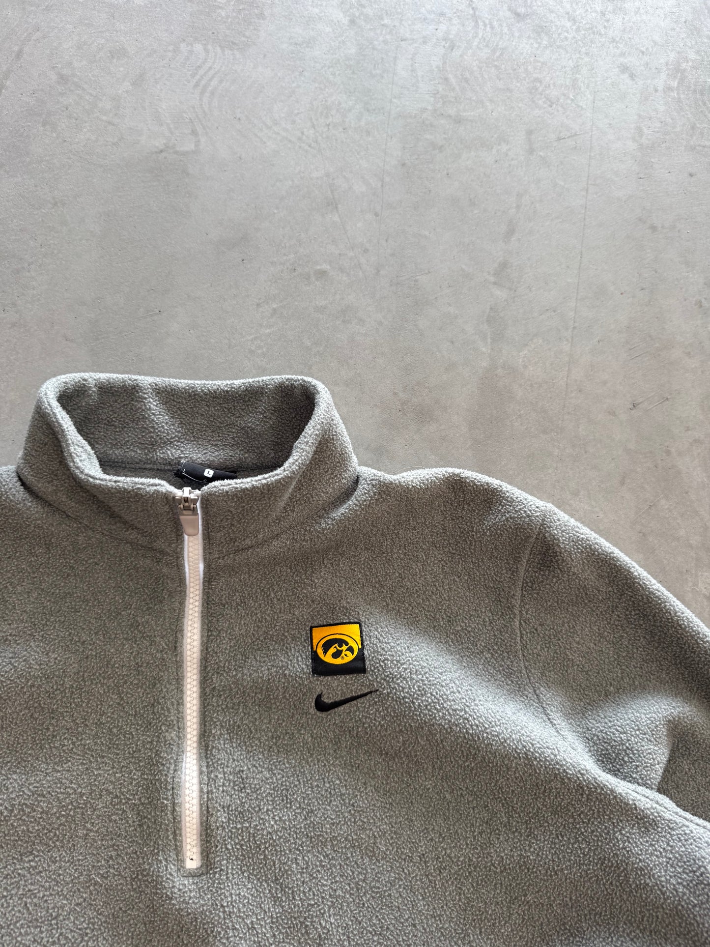 Iowa Hawkeyes Fleece Sweatshirt- L