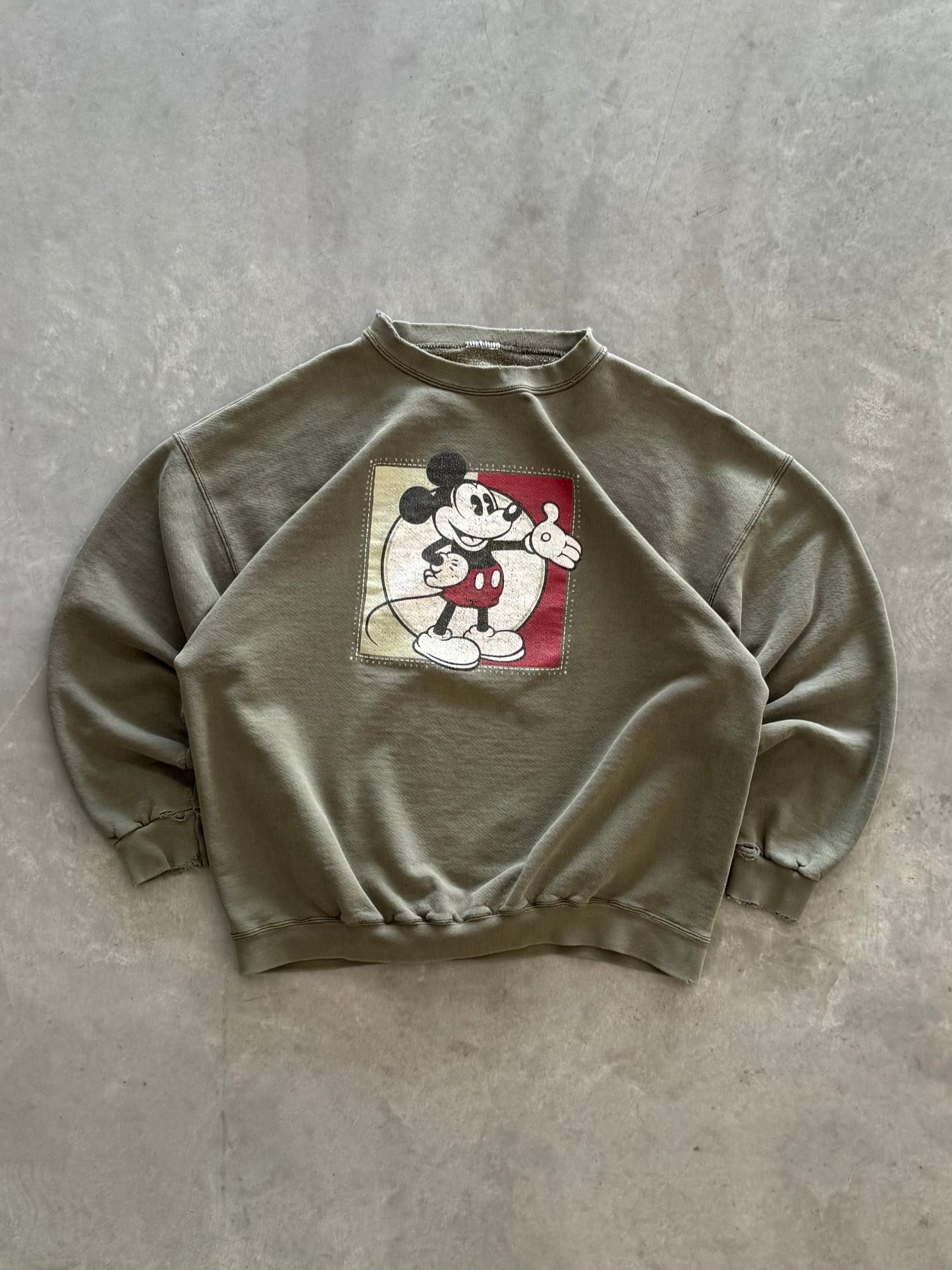 Vintage 90s Mickey Mouse Sweatshirt - M