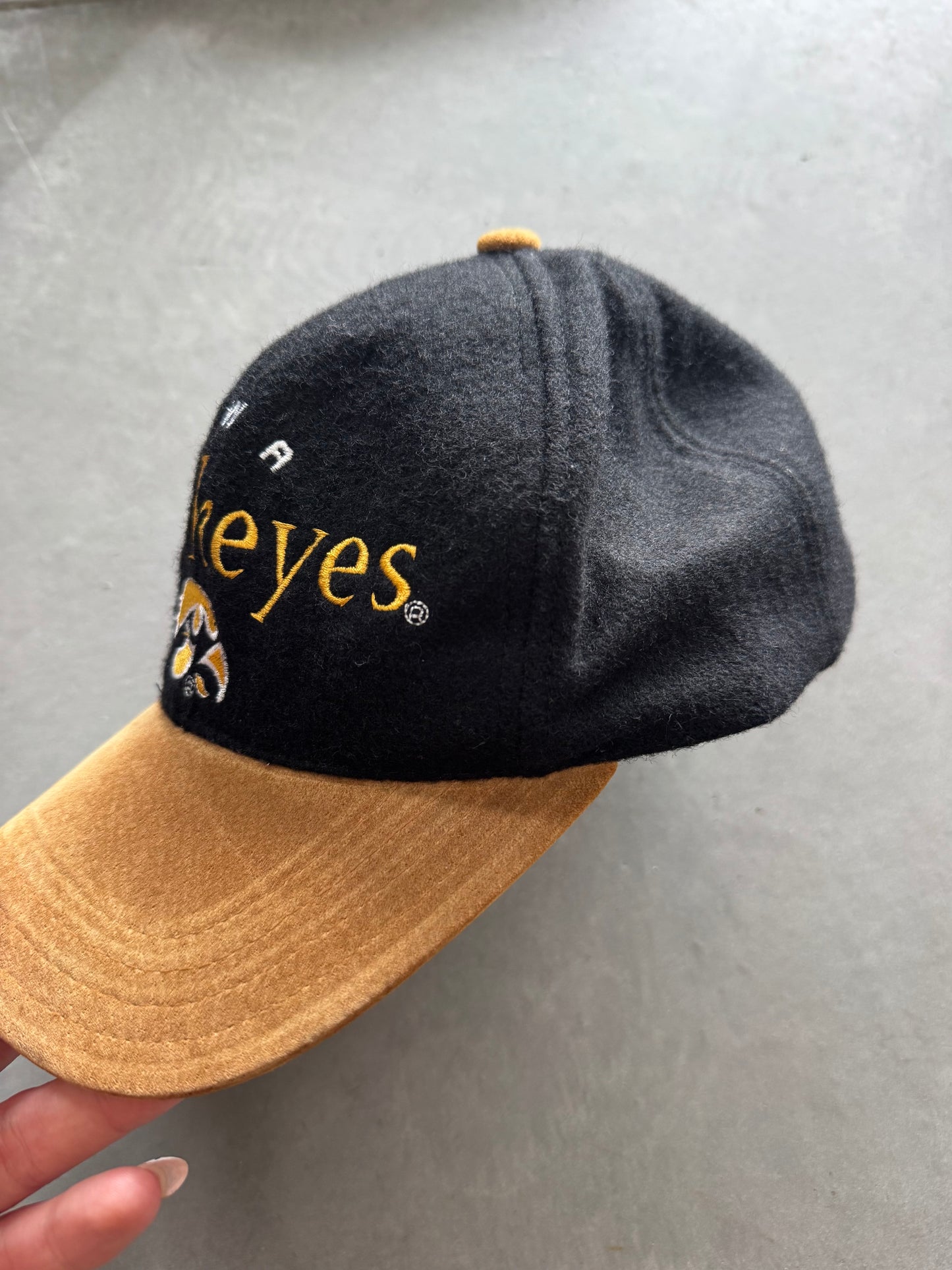 Vintage Iowa Hawkeyes Hat