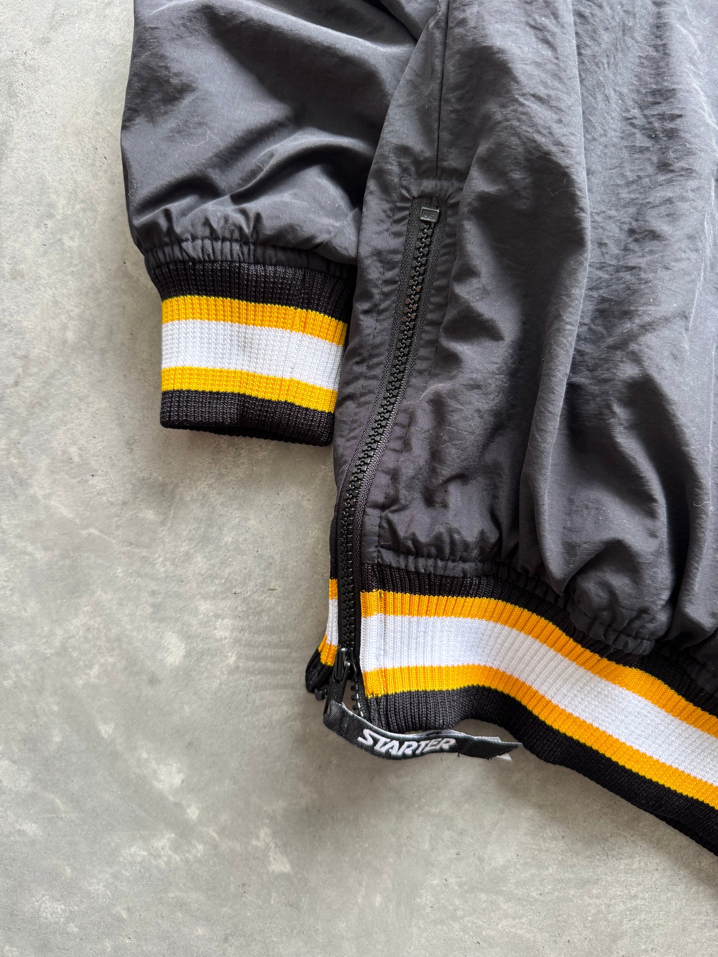 Vintage Iowa Hawkeyes Starter Windbreaker - M