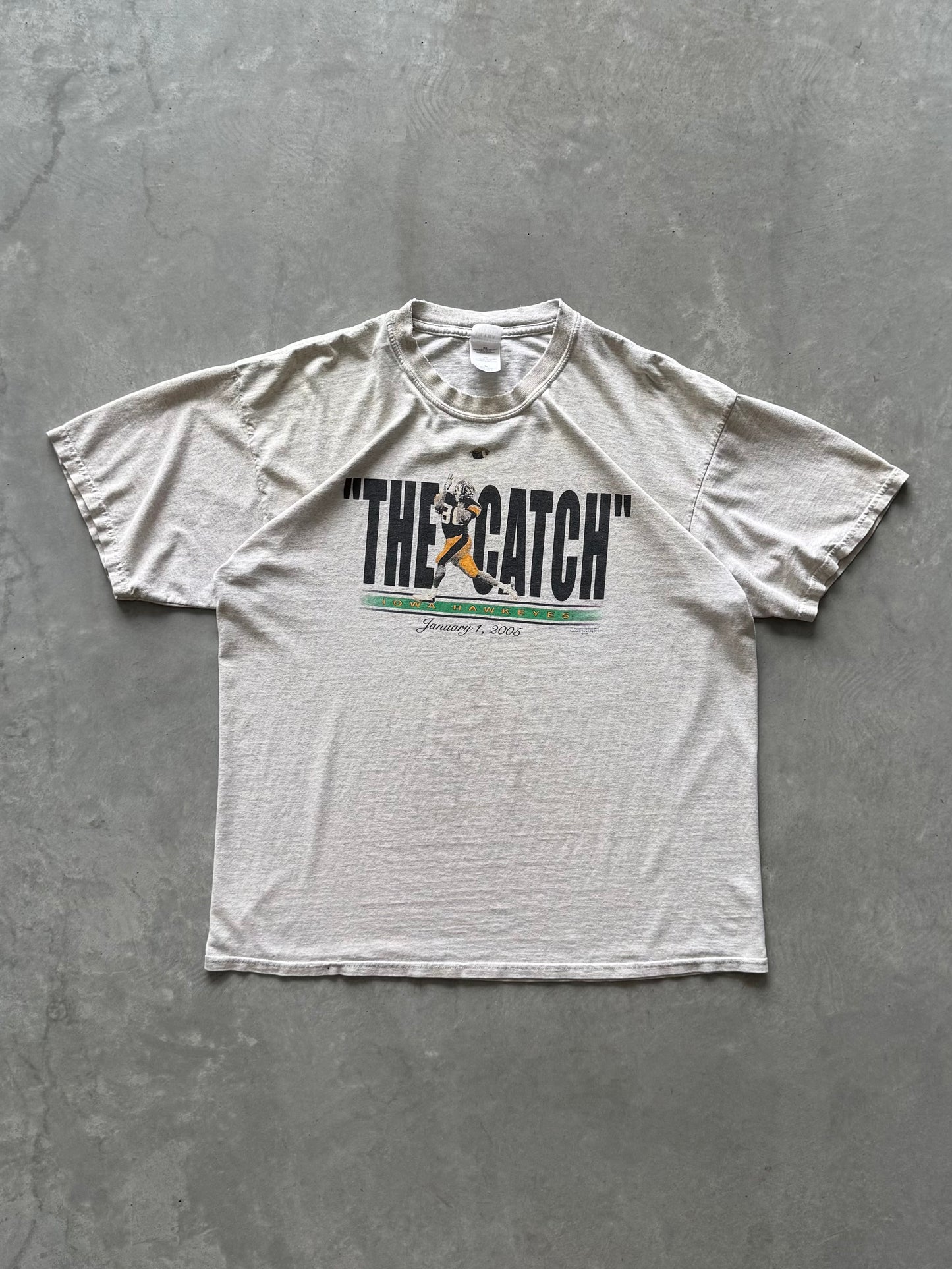 Vintage Iowa Hawkeyes “The Catch” Tee - XL