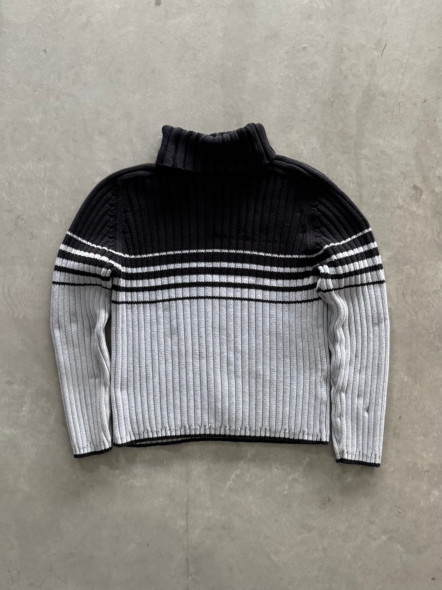 Vintage Cable Knit Turtle Neck Sweater - L