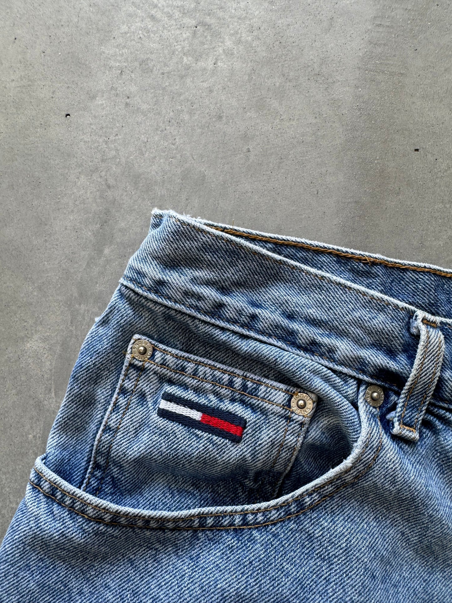 Vintage Tommy Hilfiger Denim Shorts - 40x10