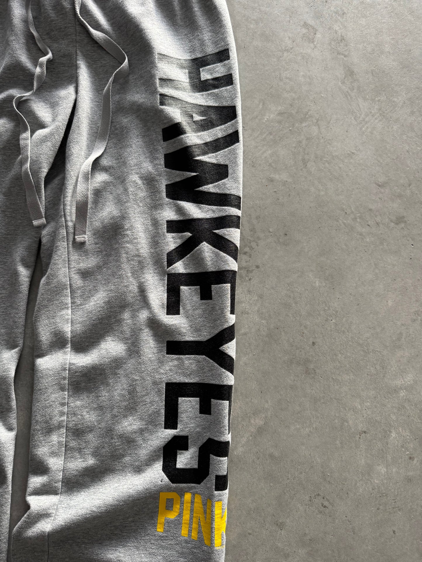 Iowa Hawkeyes x Victoria Secret Pink Sweatpants - M