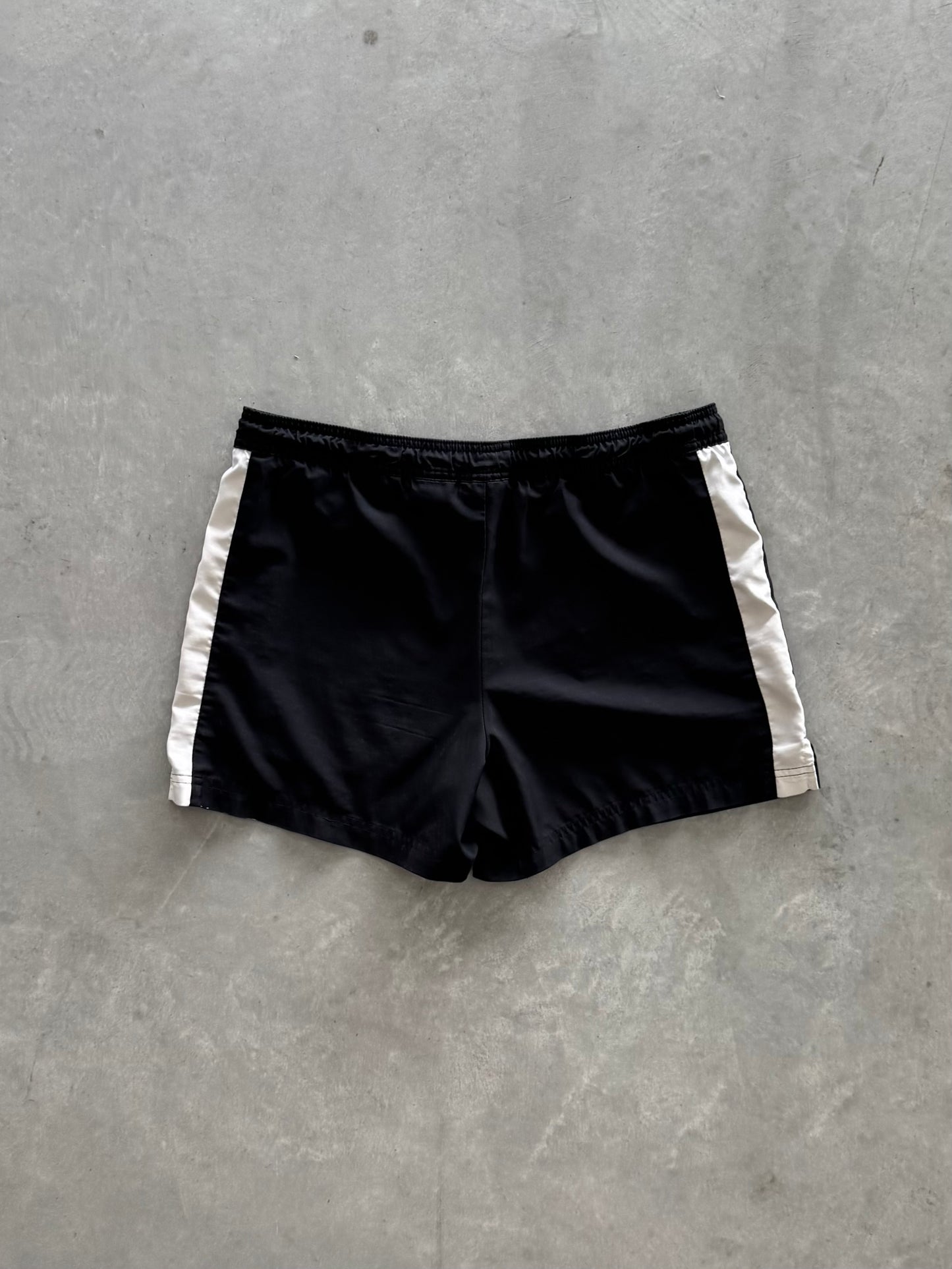 Vintage 00s Nike Track Shorts - S