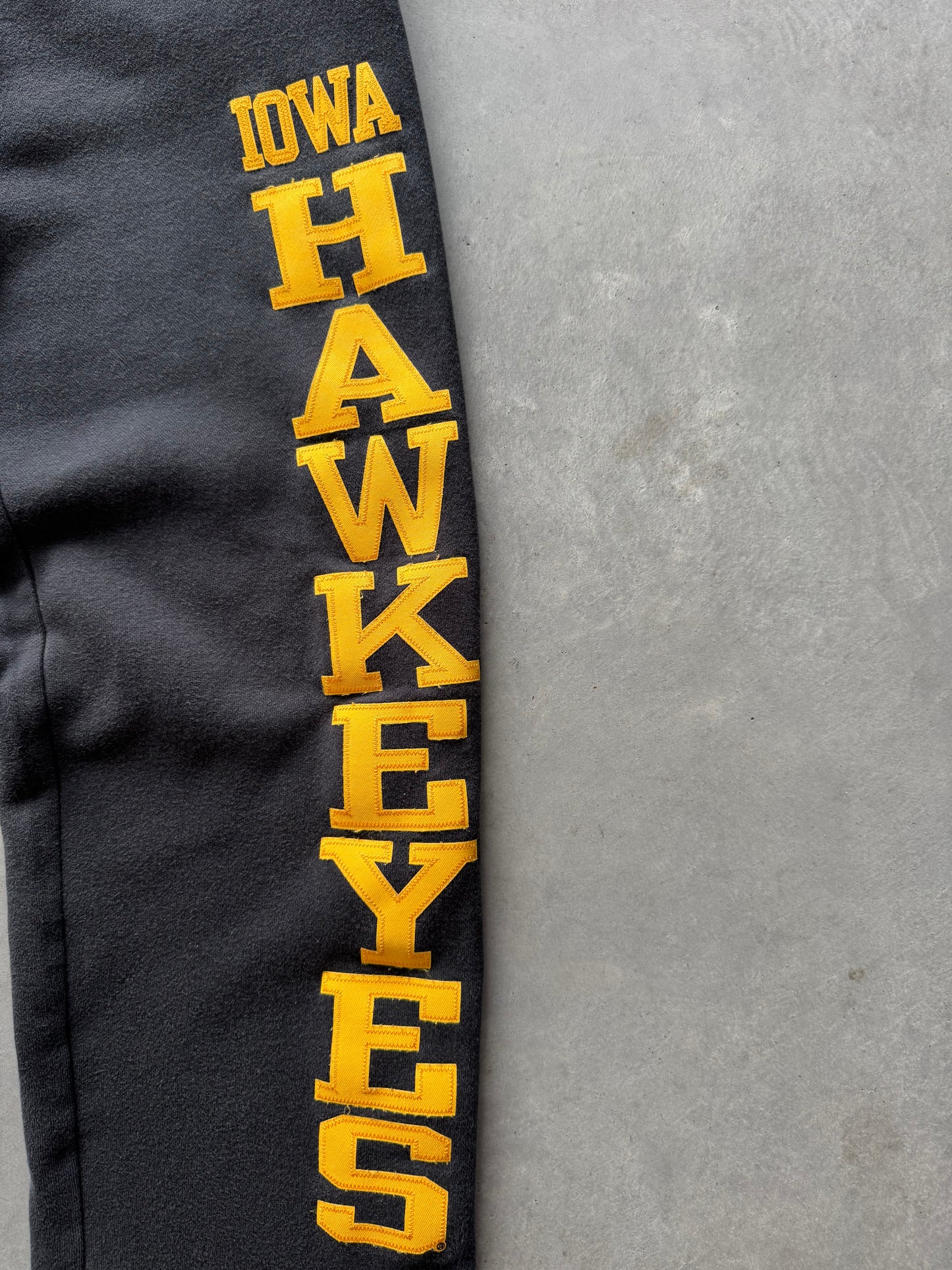 Vintage Iowa Hawkeyes Sweatpants - M