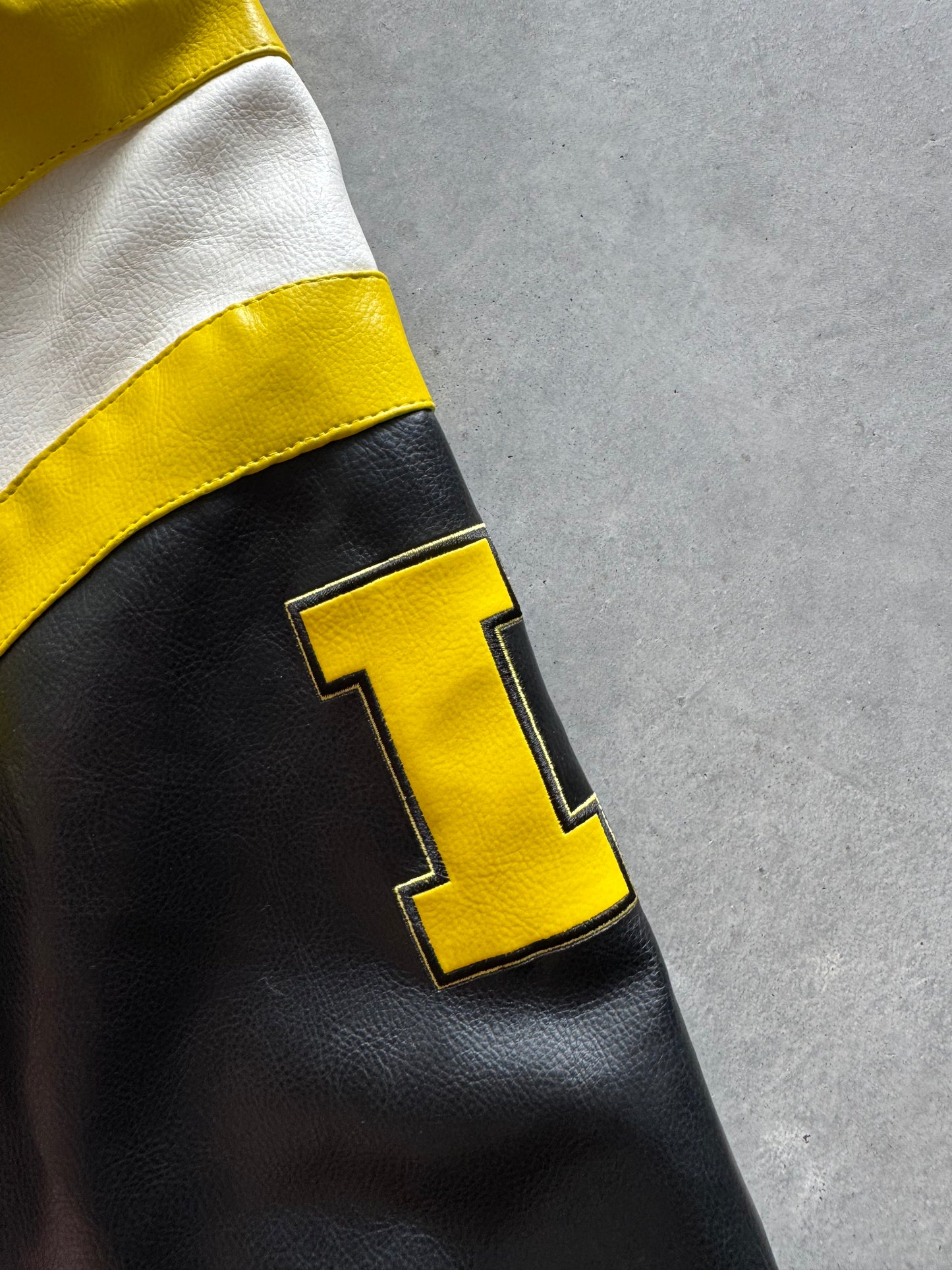 Vintage Iowa Hawkeyes Leather Jacket - L