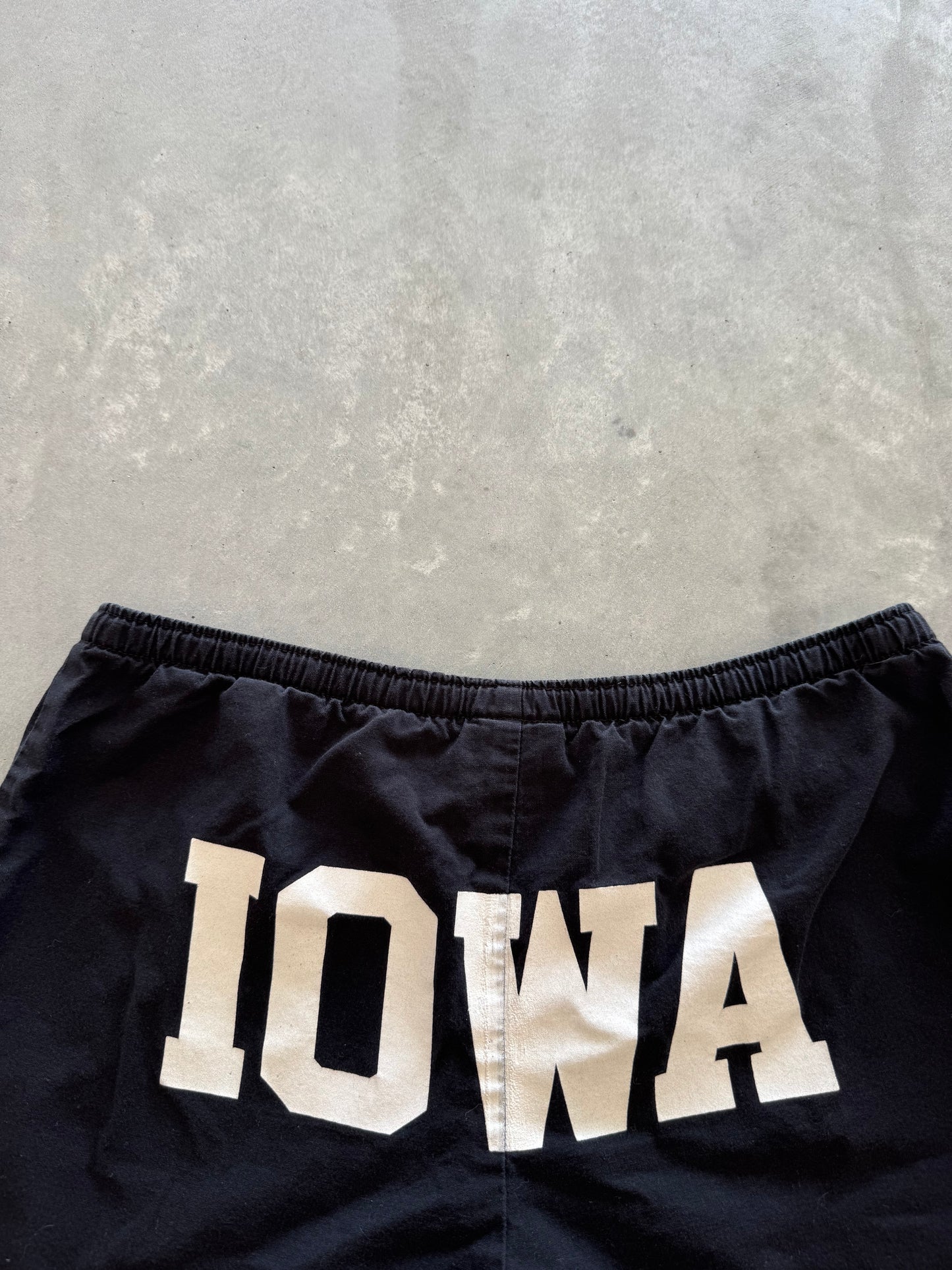 Vintage Iowa Hawkeyes Shorts - L