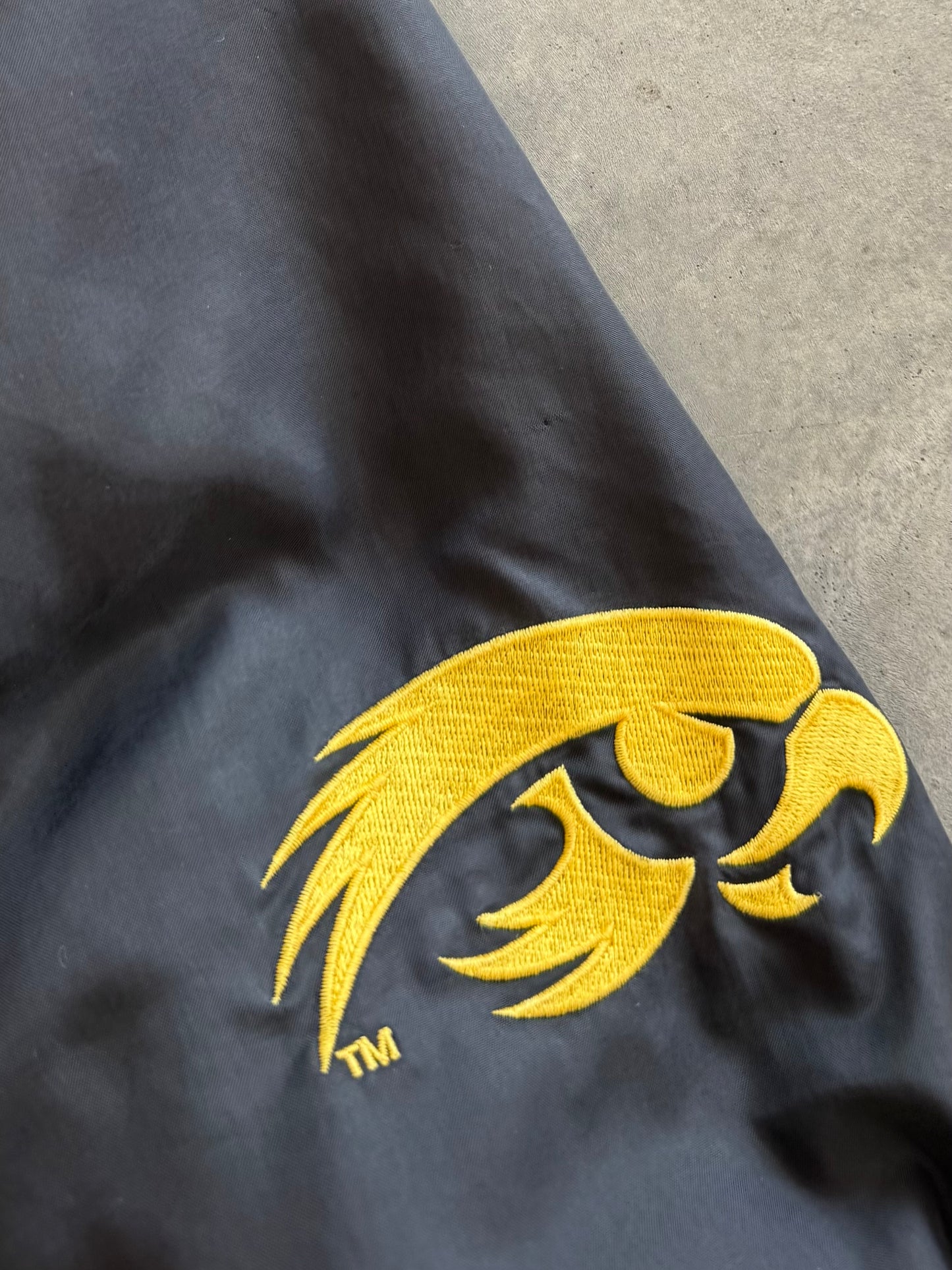 Vintage Starter Iowa Hawkeyes Jacket - XL