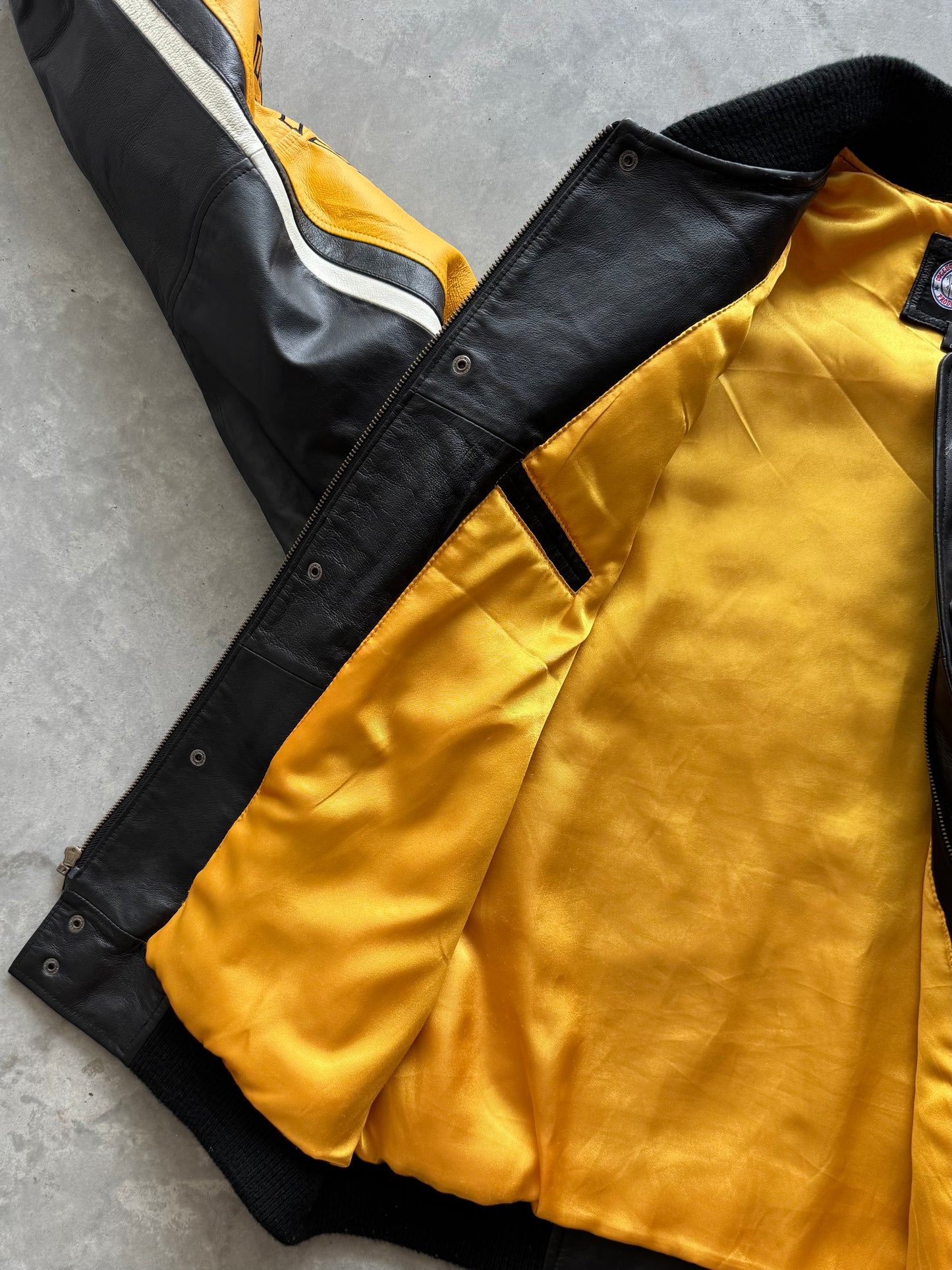 Vintage Iowa Hawkeyes Leather Jacket - XL