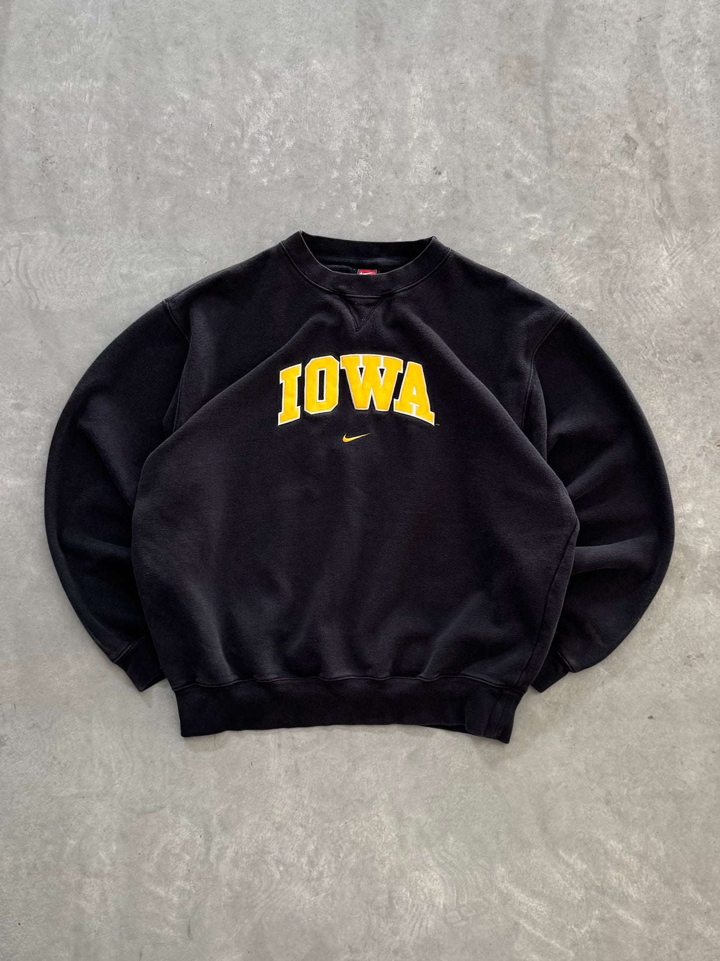 Vintage 90s Nike Iowa Hawkeyes Sweatshirt - M