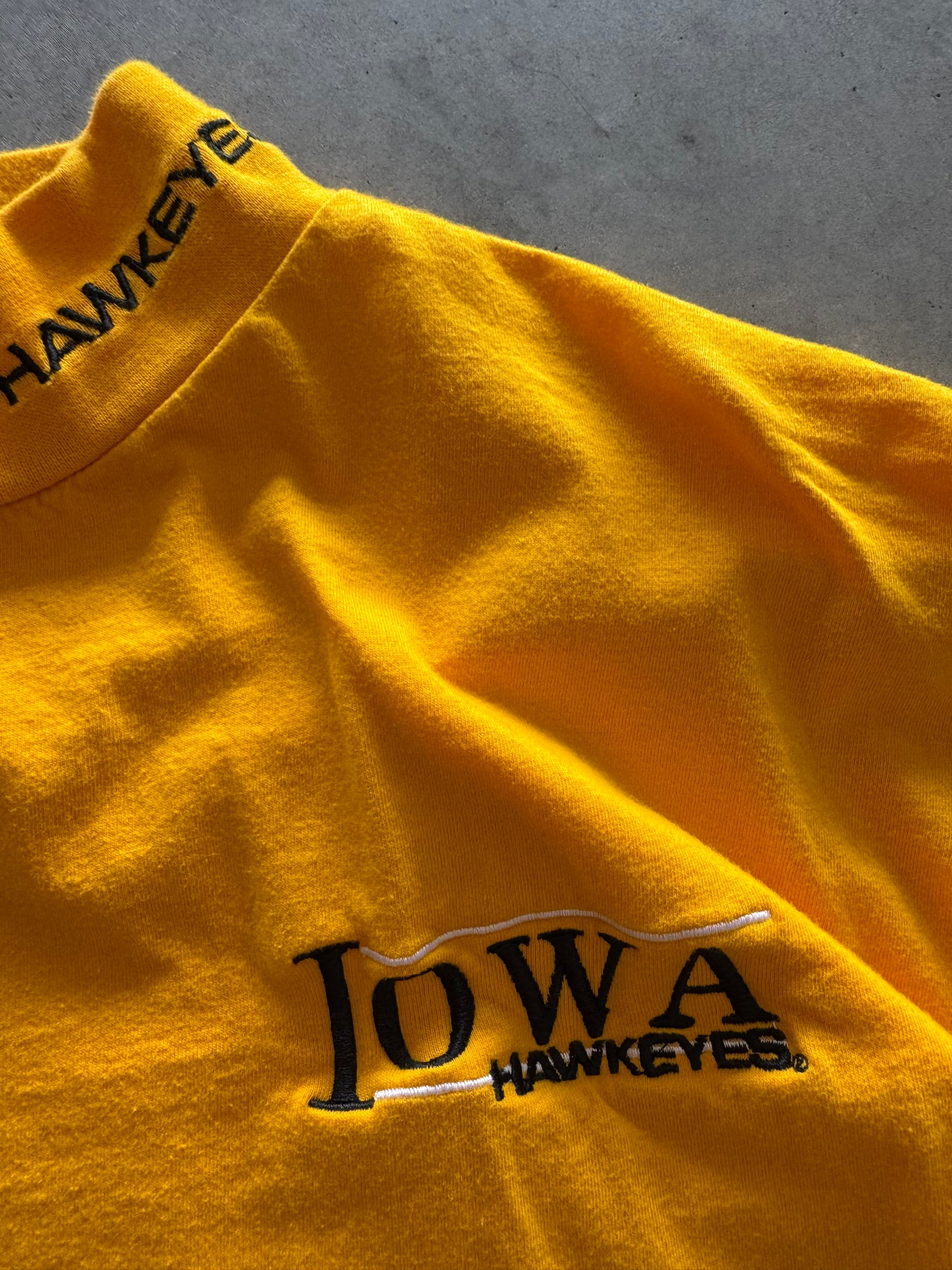 Vintage 90s Iowa Hawkeyes Mock Neck Long Sleeve - XL