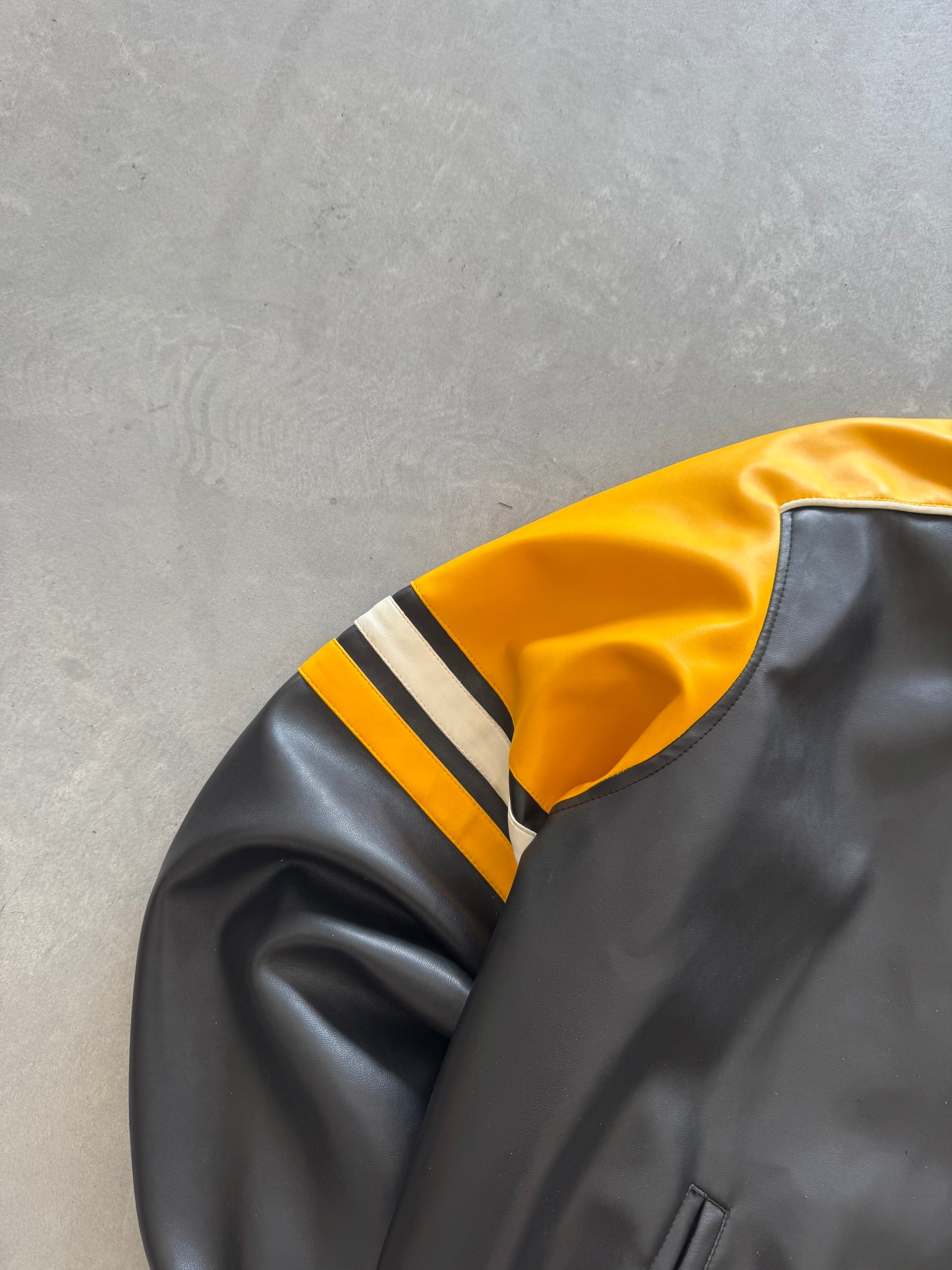 Vintage Iowa Hawkeyes Leather Jacket - XL
