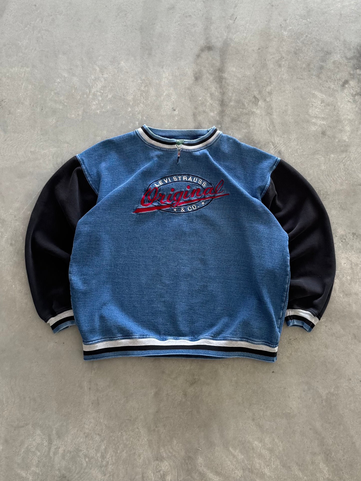 Vintage 90s Levi Sweatshirt - L
