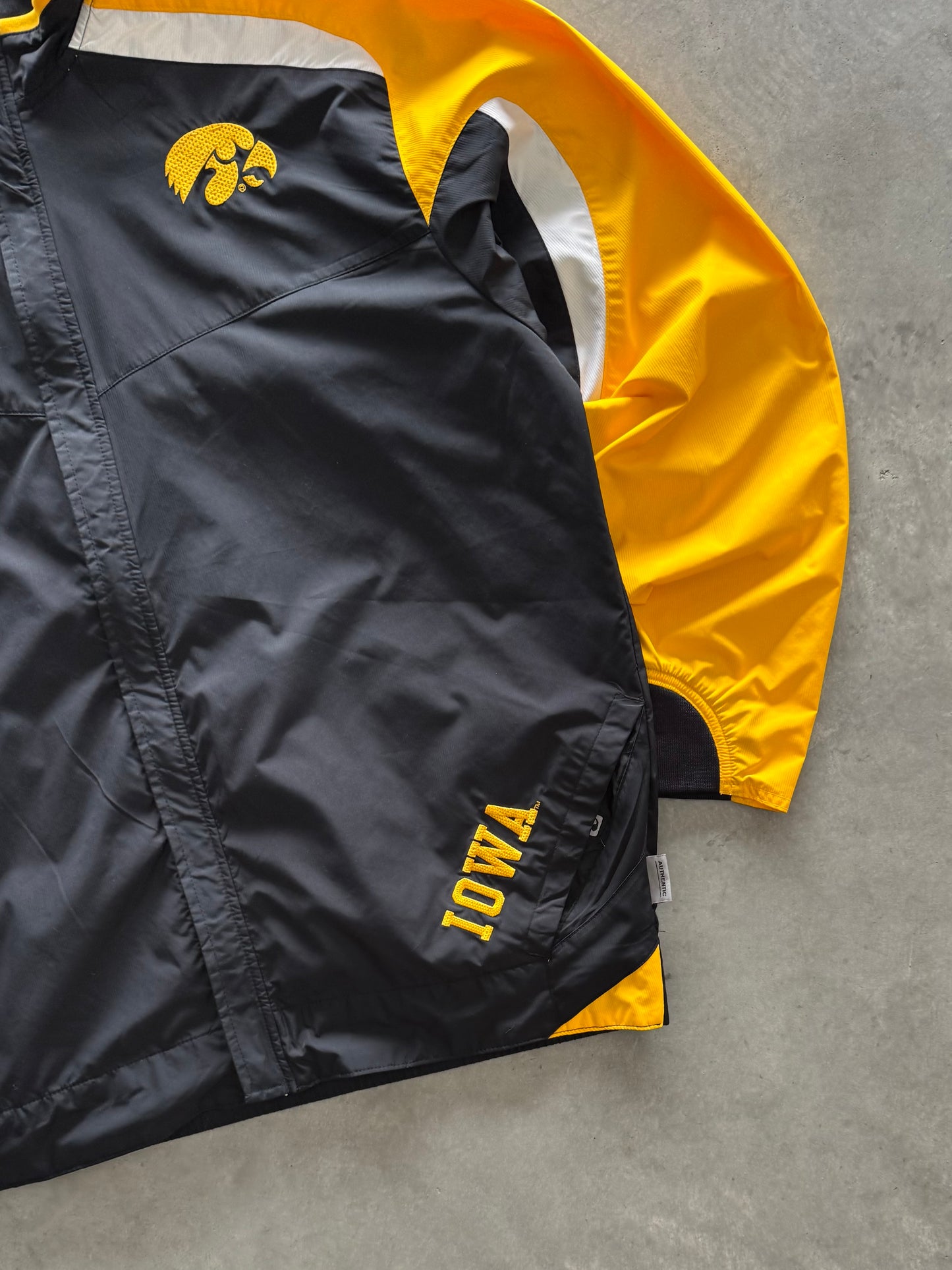 Vintage 90s Nike Iowa Hawkeyes Jacket - M