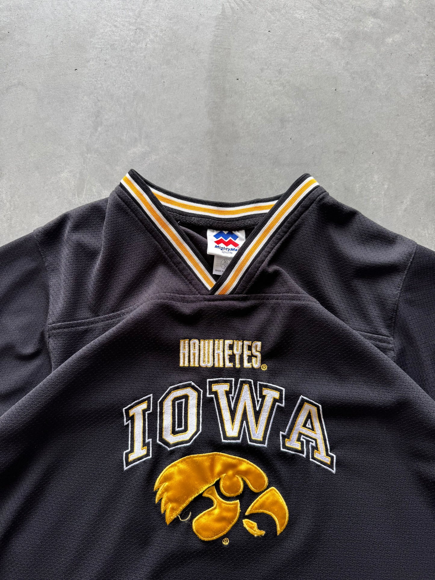 Vintage Iowa Hawkeyes Women’s Jersey Tee - XL