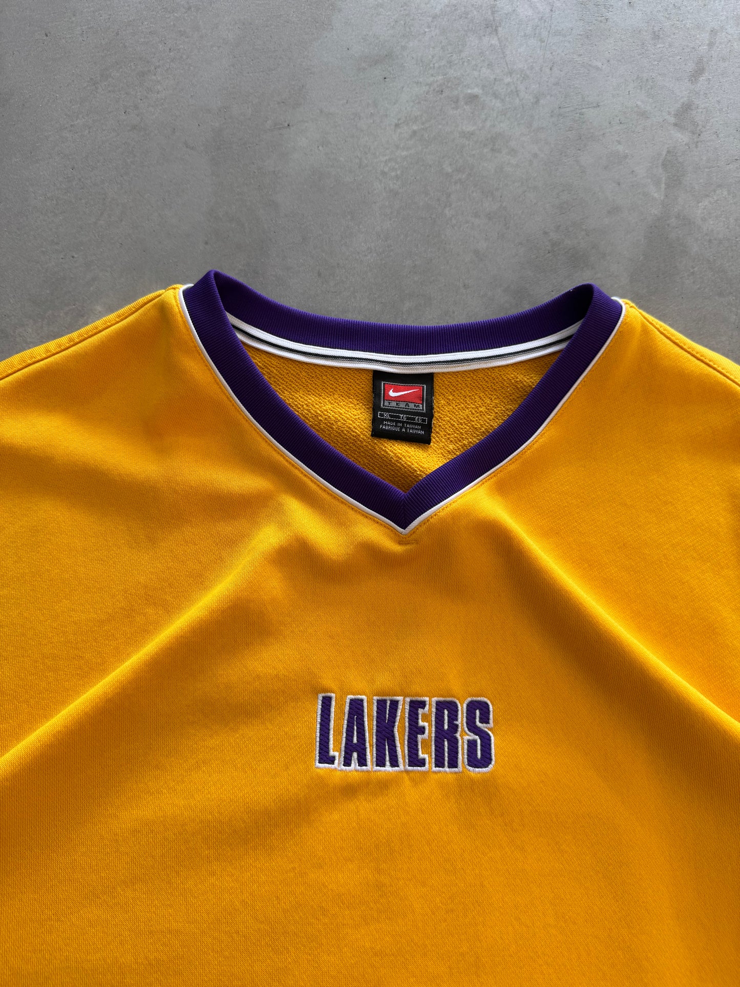 Vintage 90s Nike Los Angeles Lakers Sweatshirt - XL