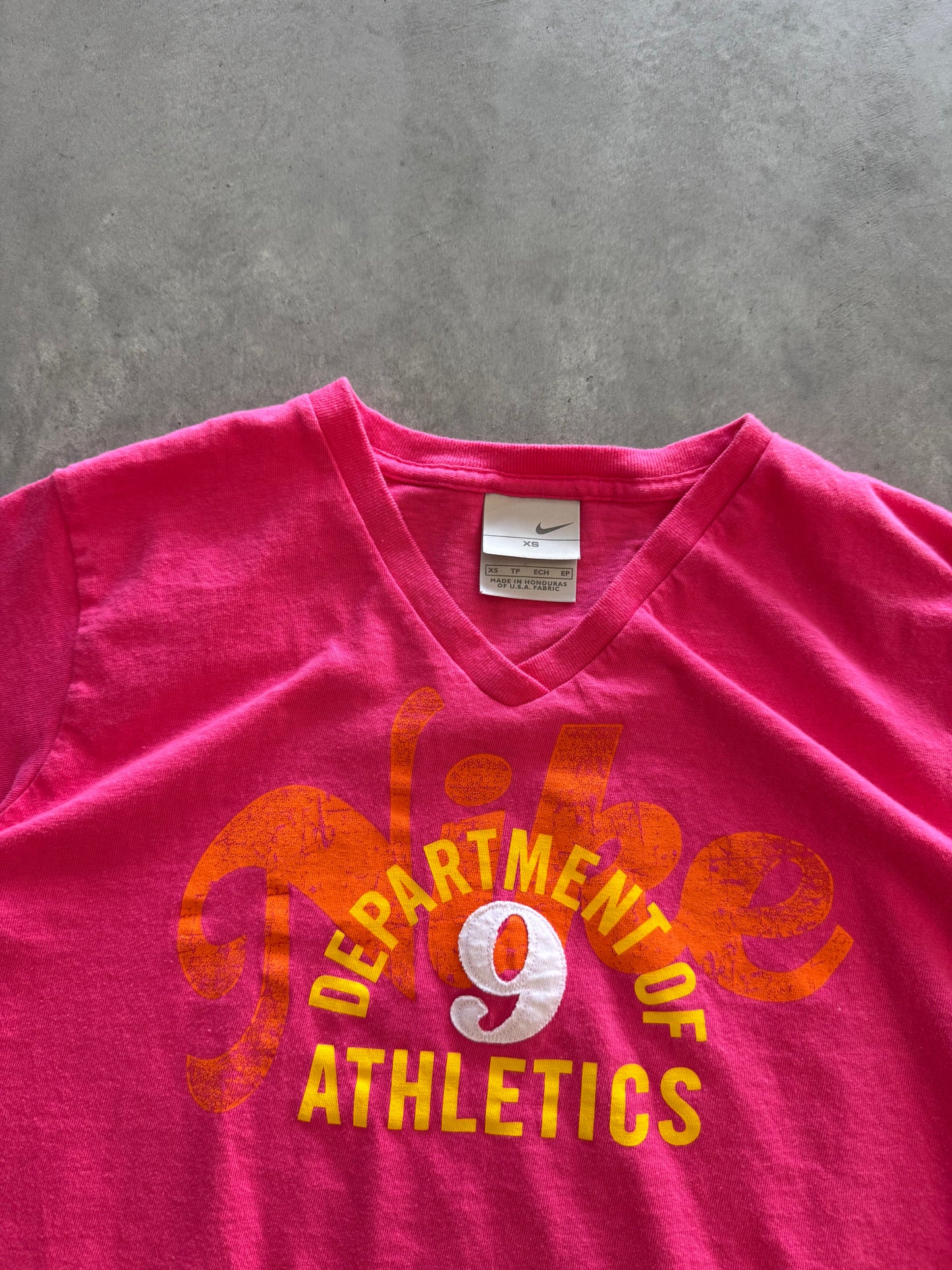 Vintage 00s Nike Women’s Athletic Baby Tee - XS