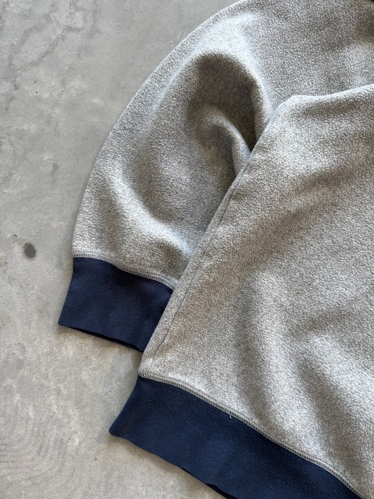 Vintage Tommy Hilfiger Sweatshirt - XL