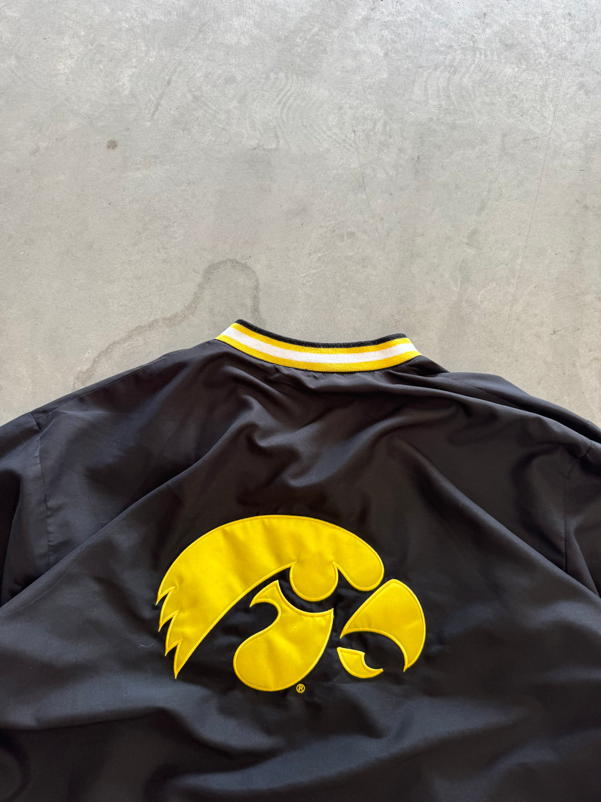 Vintage Iowa Hawkeyes Windbreaker - XL