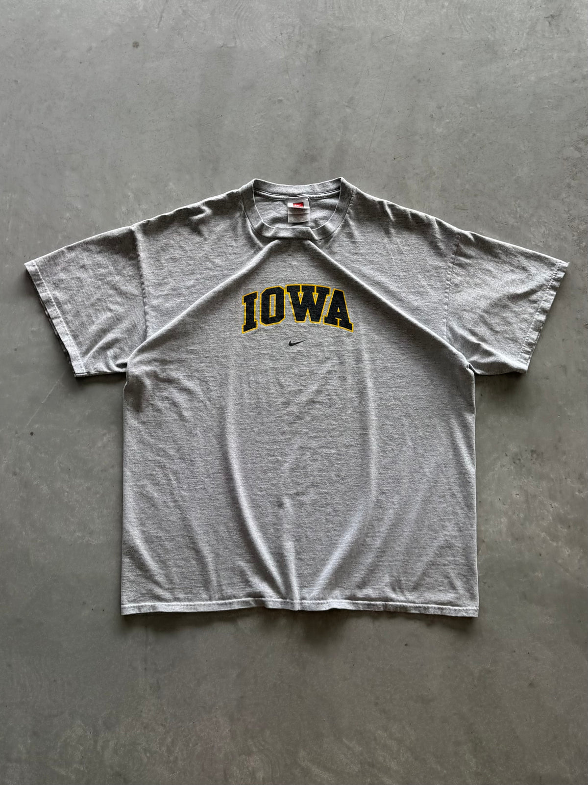 Vintage 90s Nike Iowa Hawkeyes Tee - XXL