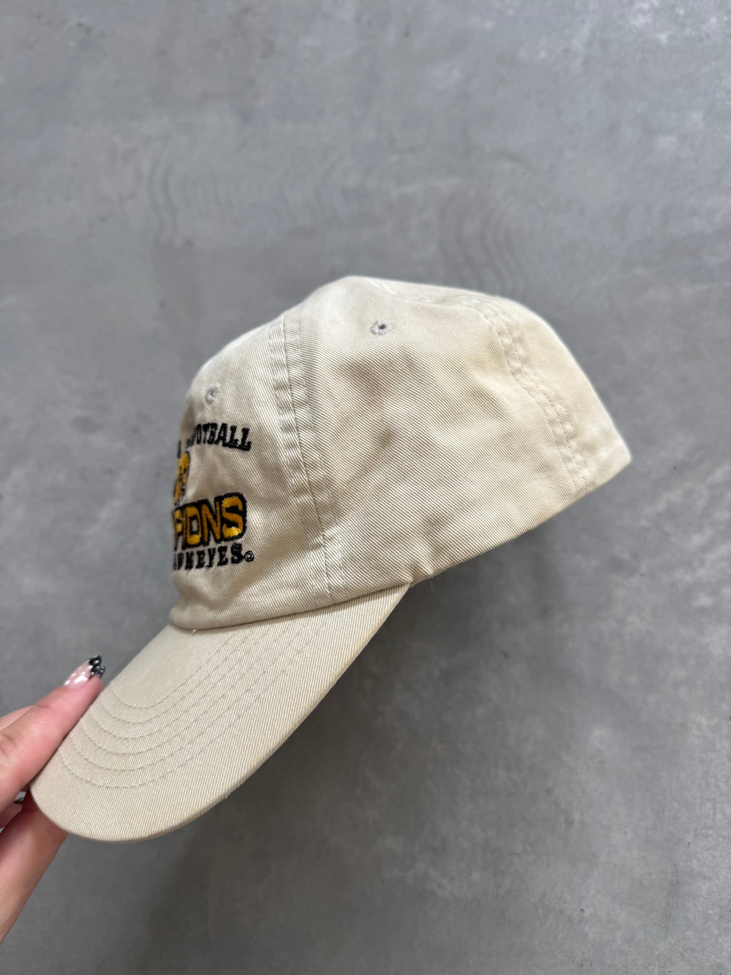 Vintage 2002 Iowa Hawkeyes Hat