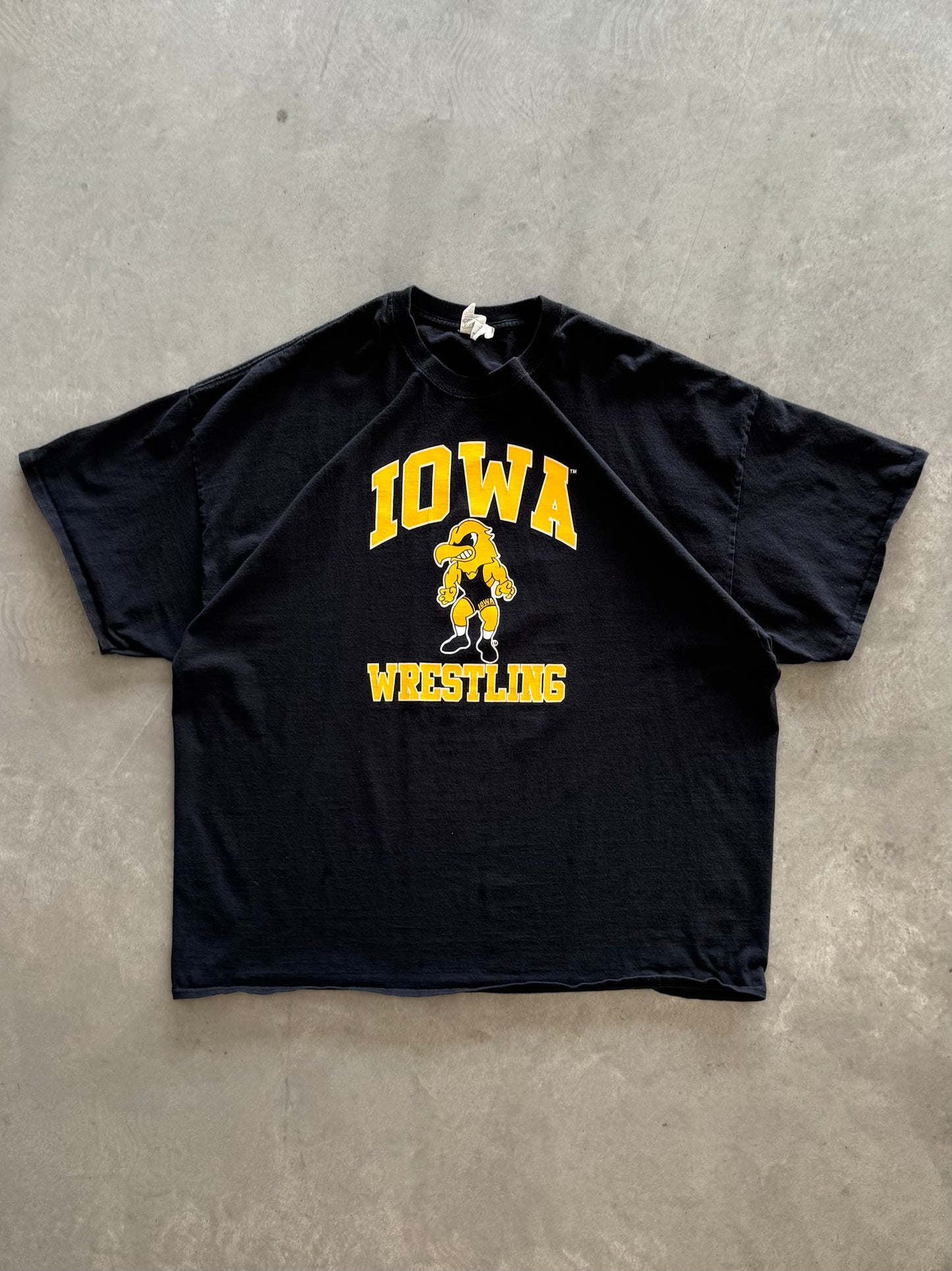Vintage Iowa Hawkeyes Wrestling Tee - XXL