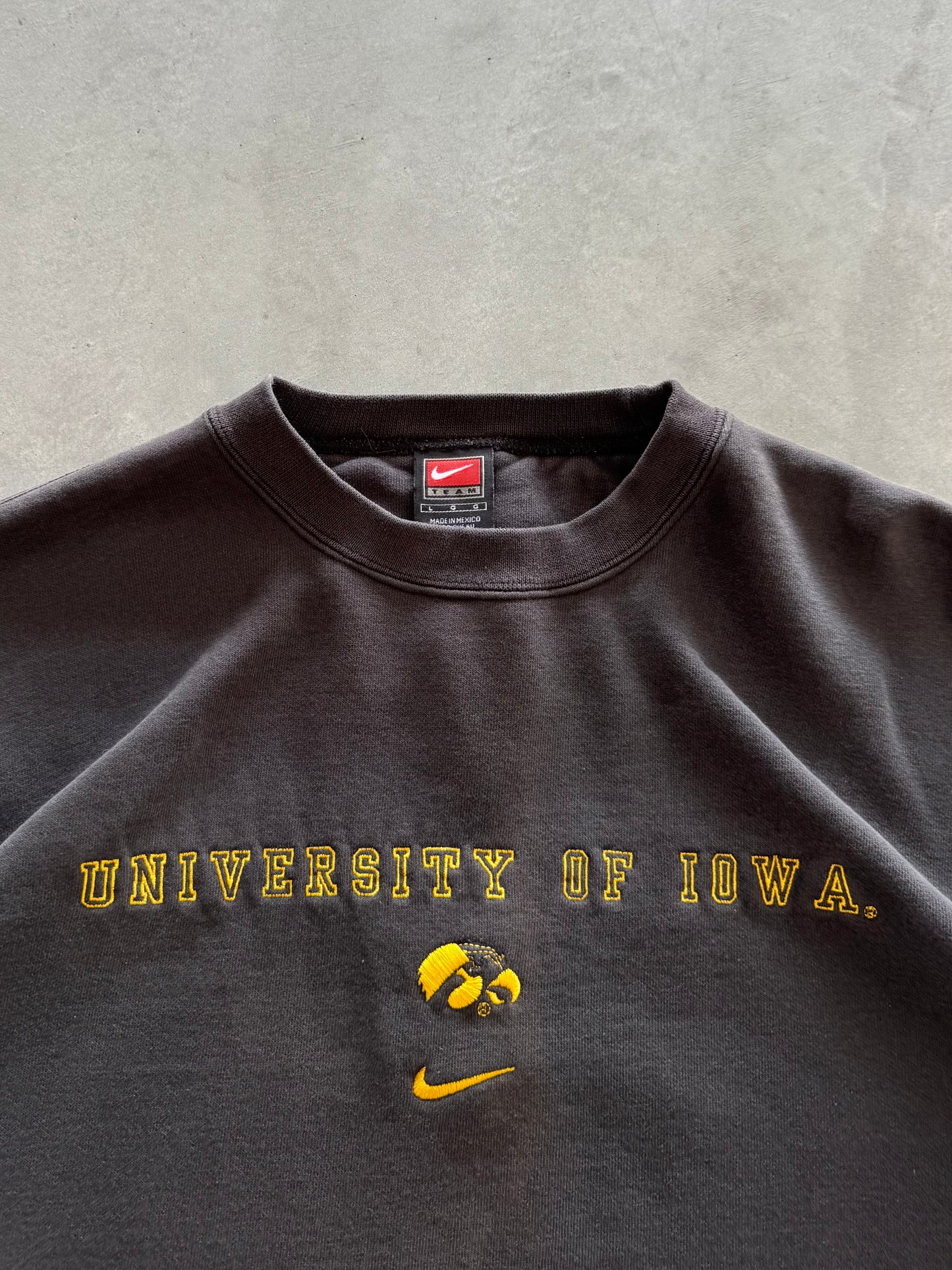 Vintage 90s Nike Iowa Hawkeyes Sweatshirt - L