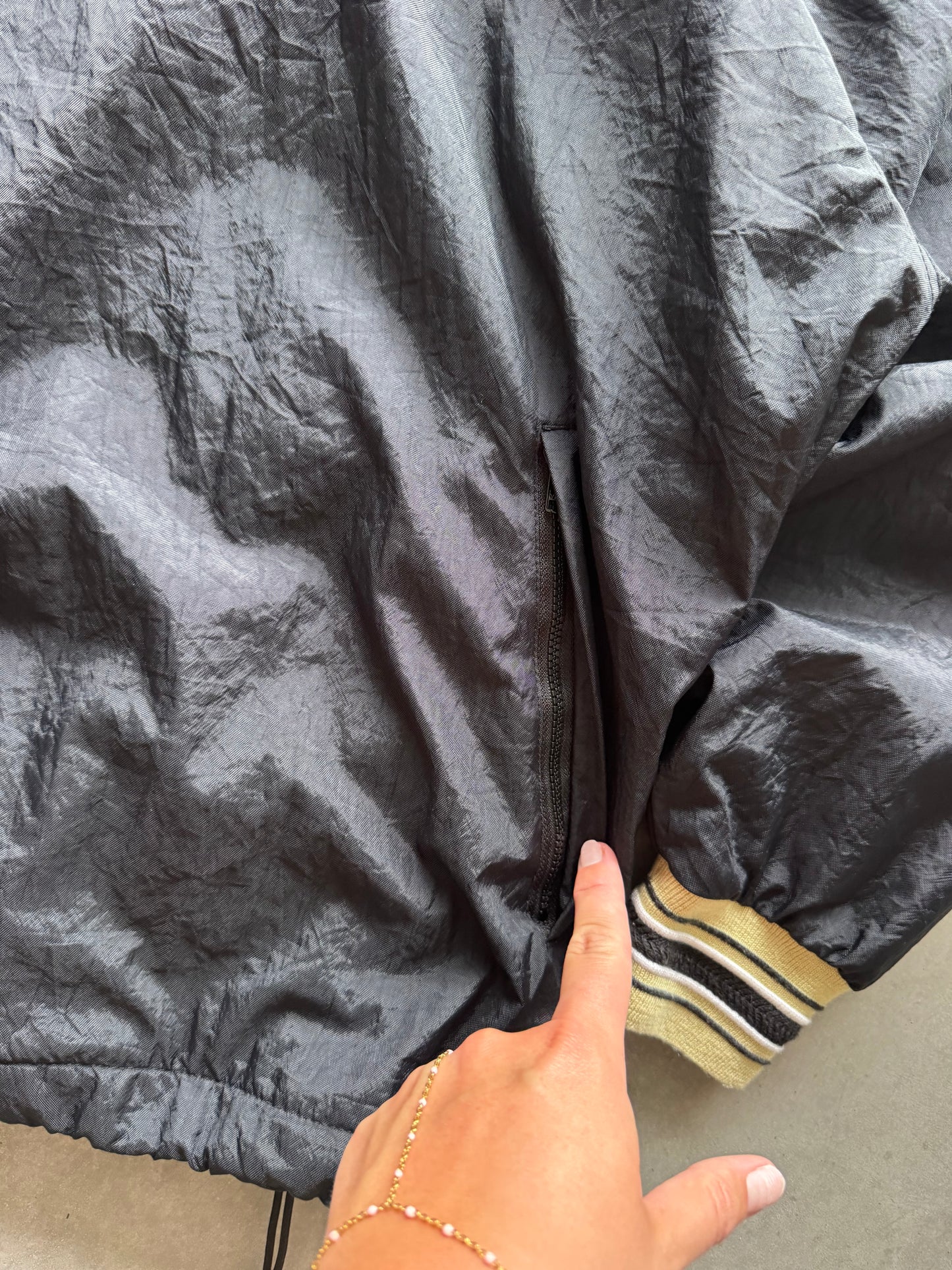 Vintage Champion Iowa Hawkeyes Windbreaker - XL