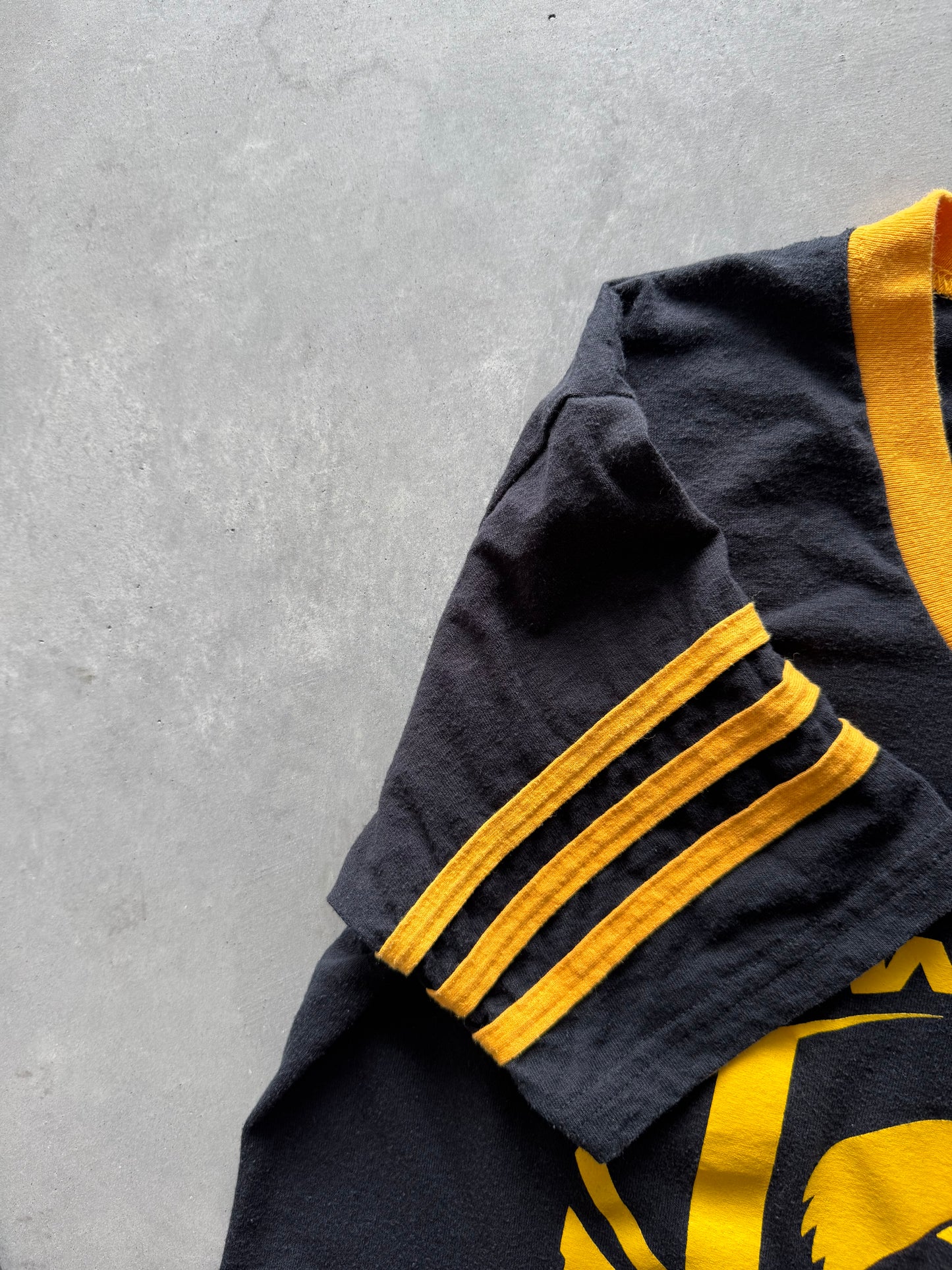 Vintage Iowa Hawkeyes Tee - M