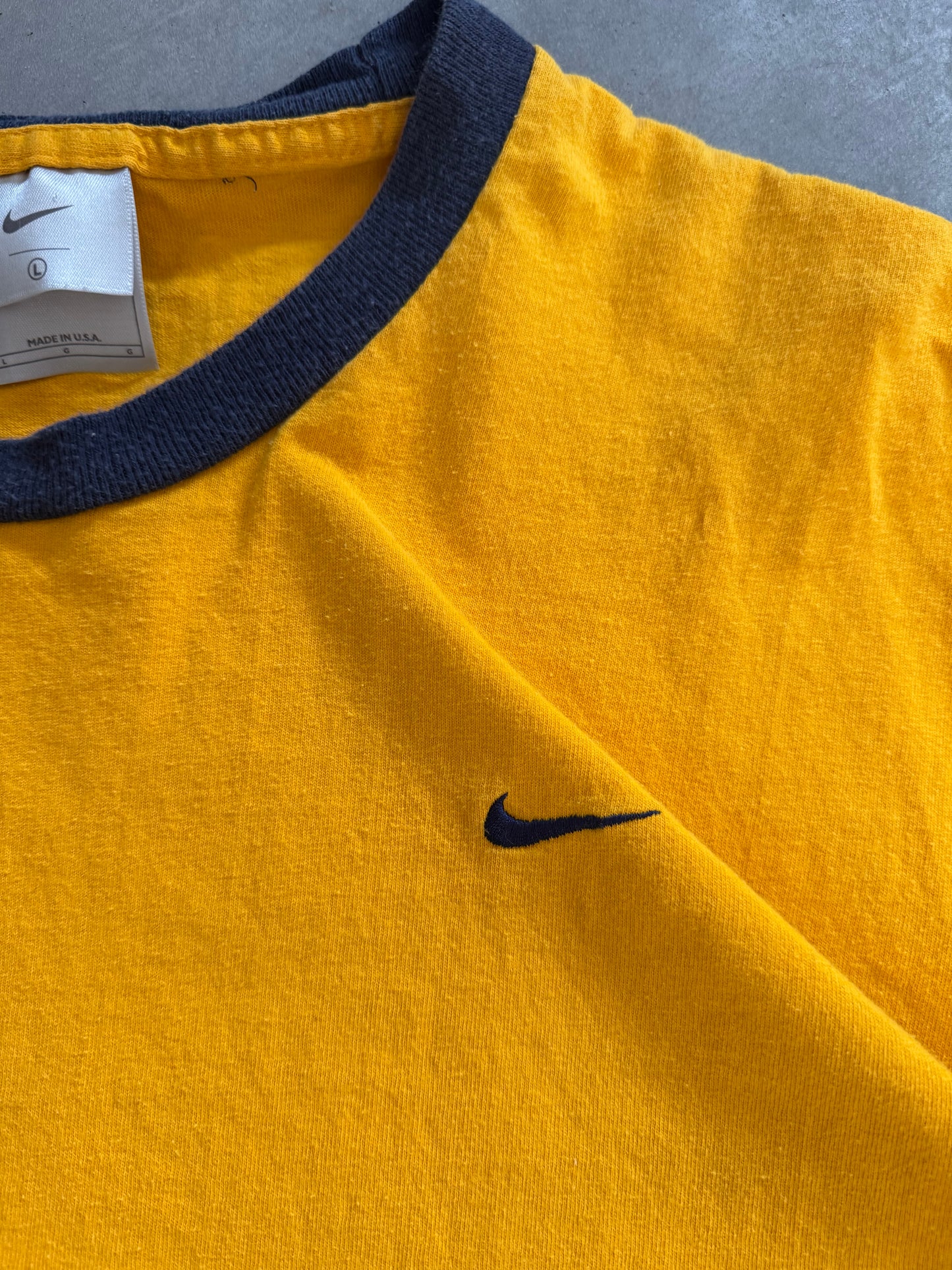 Vintage 00s Nike Tee - L